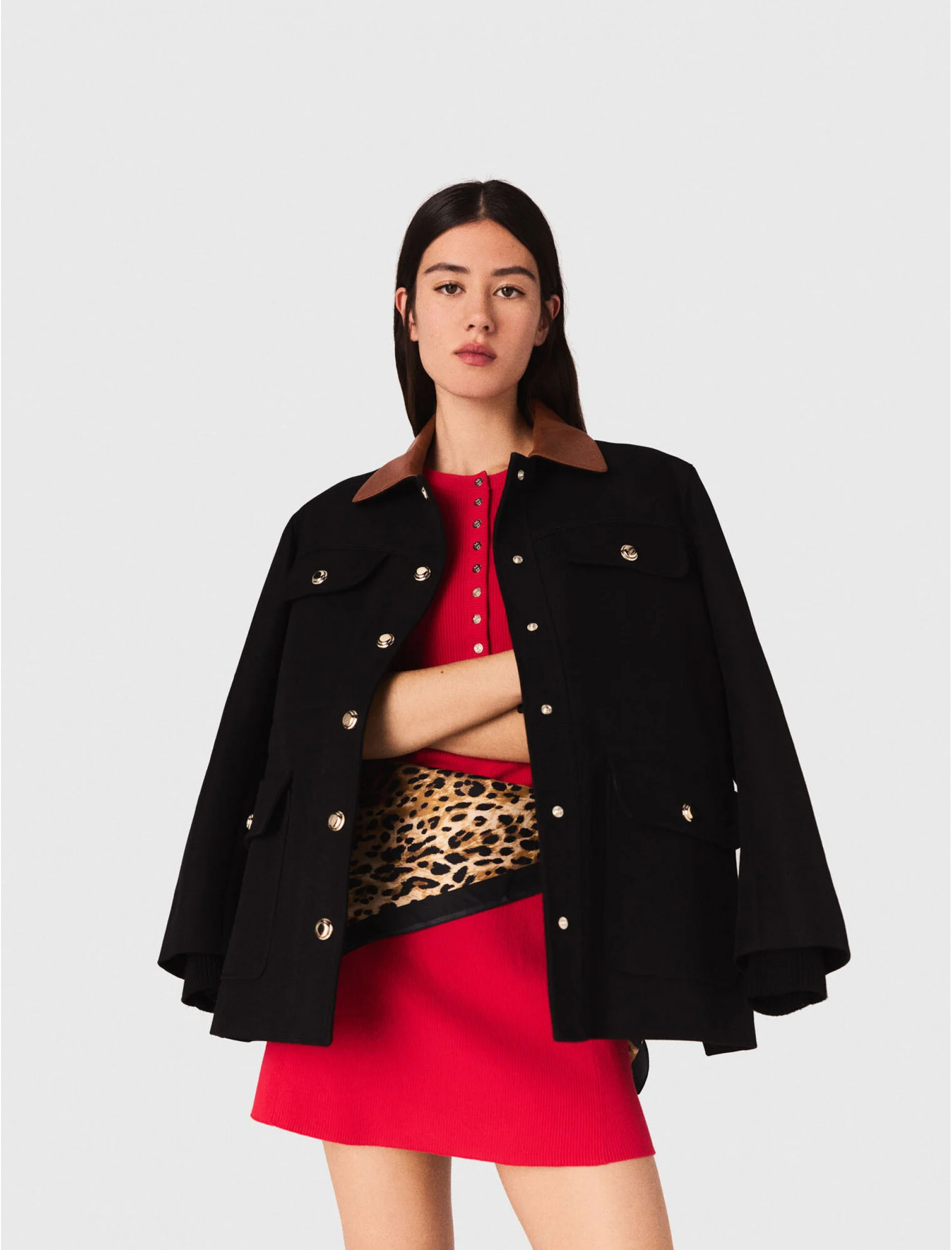 Женское пальто-рубашка с кожаным воротником