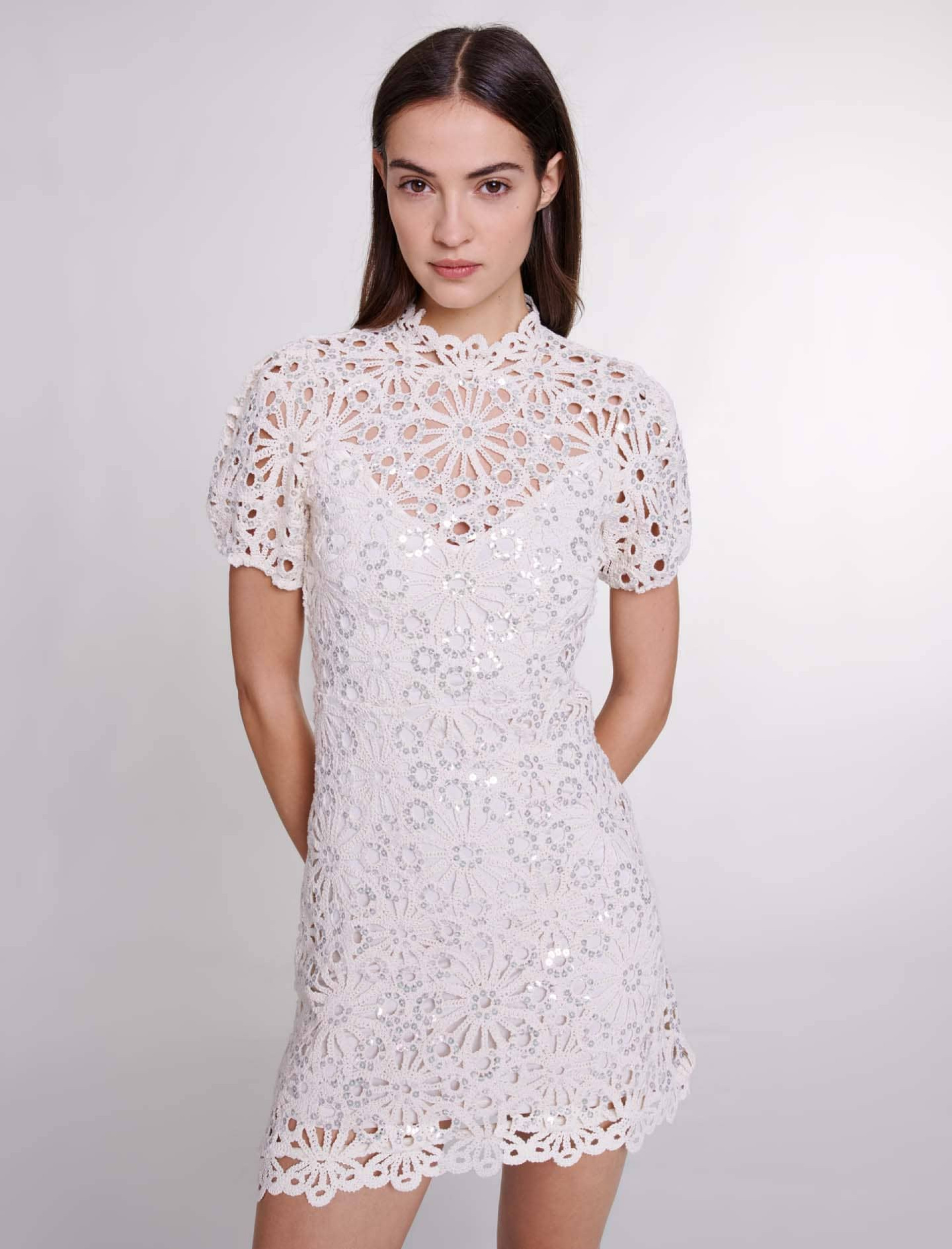 Сукня в'язана гачком з віткритою спиною