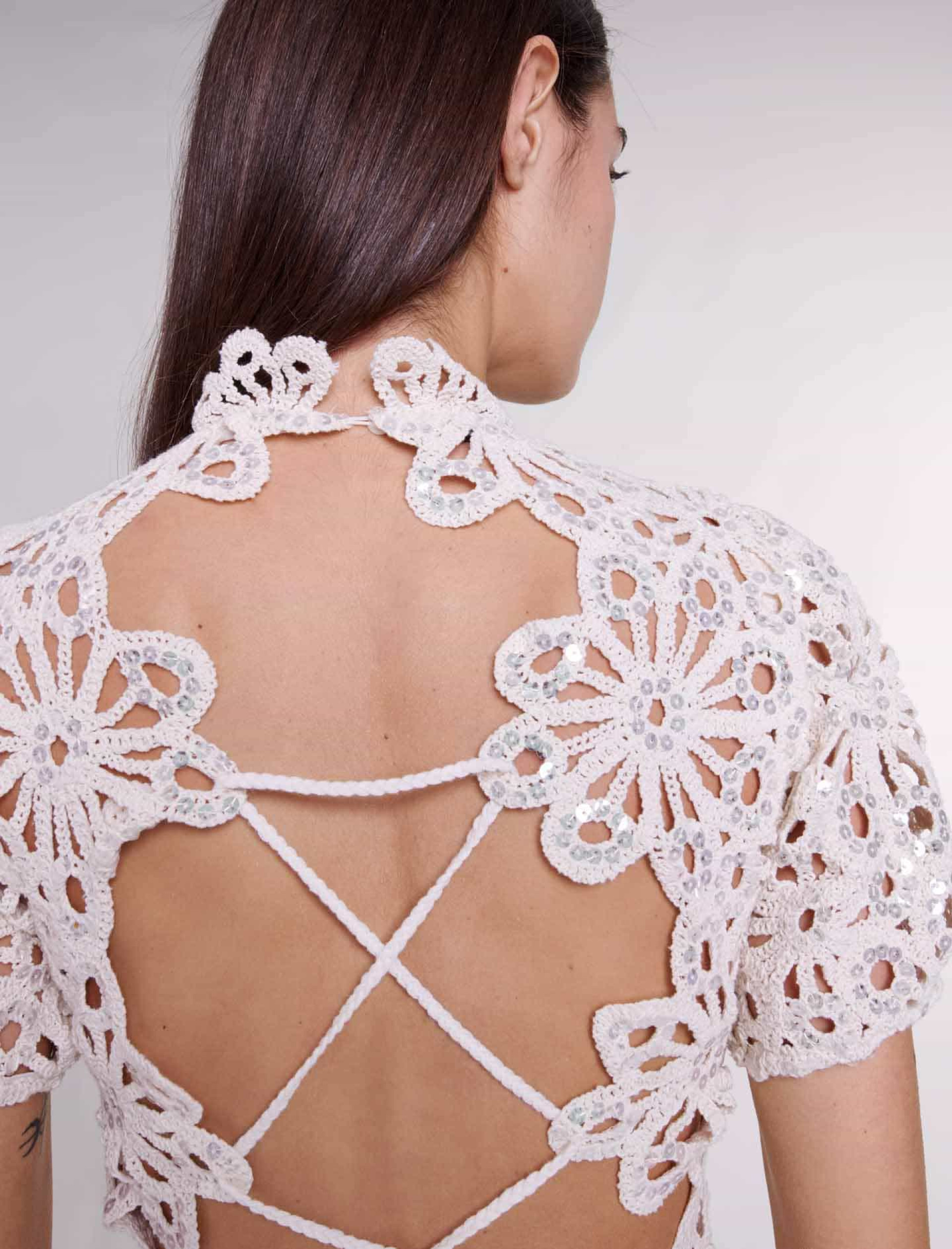 Сукня в'язана гачком з віткритою спиною