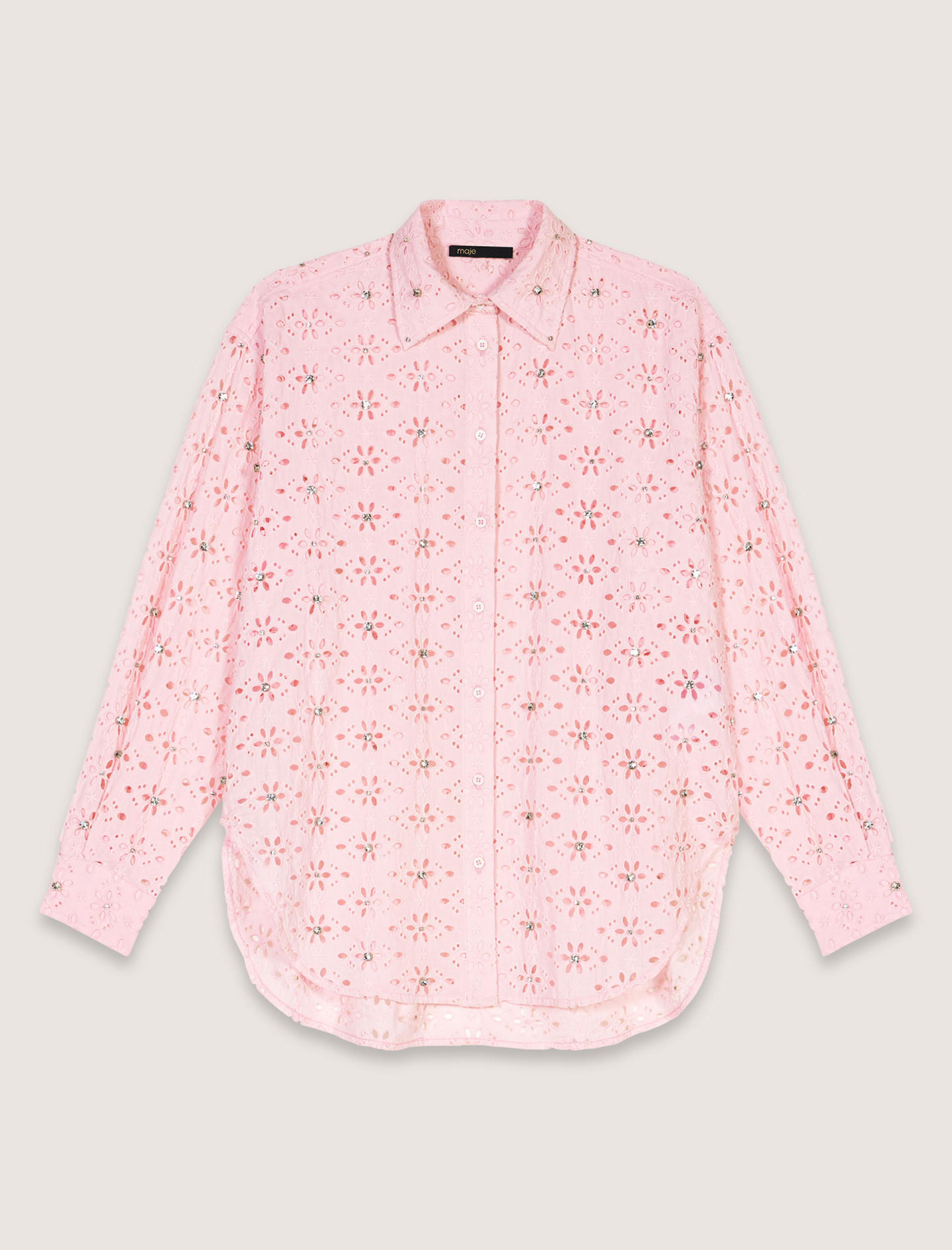 Женская рубашка с вышитыми цветами