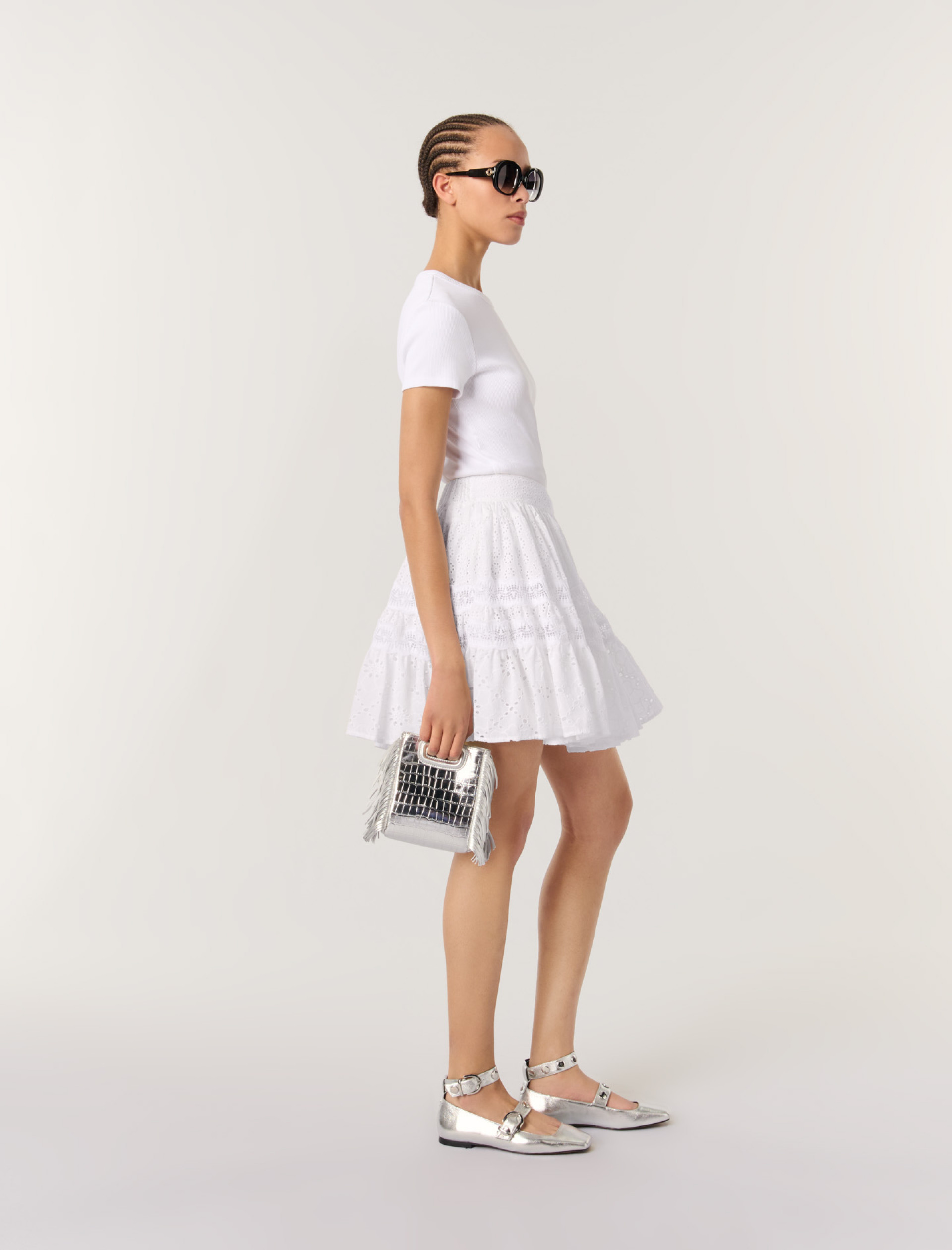 Жіноча коротка спідниця з вишивкою