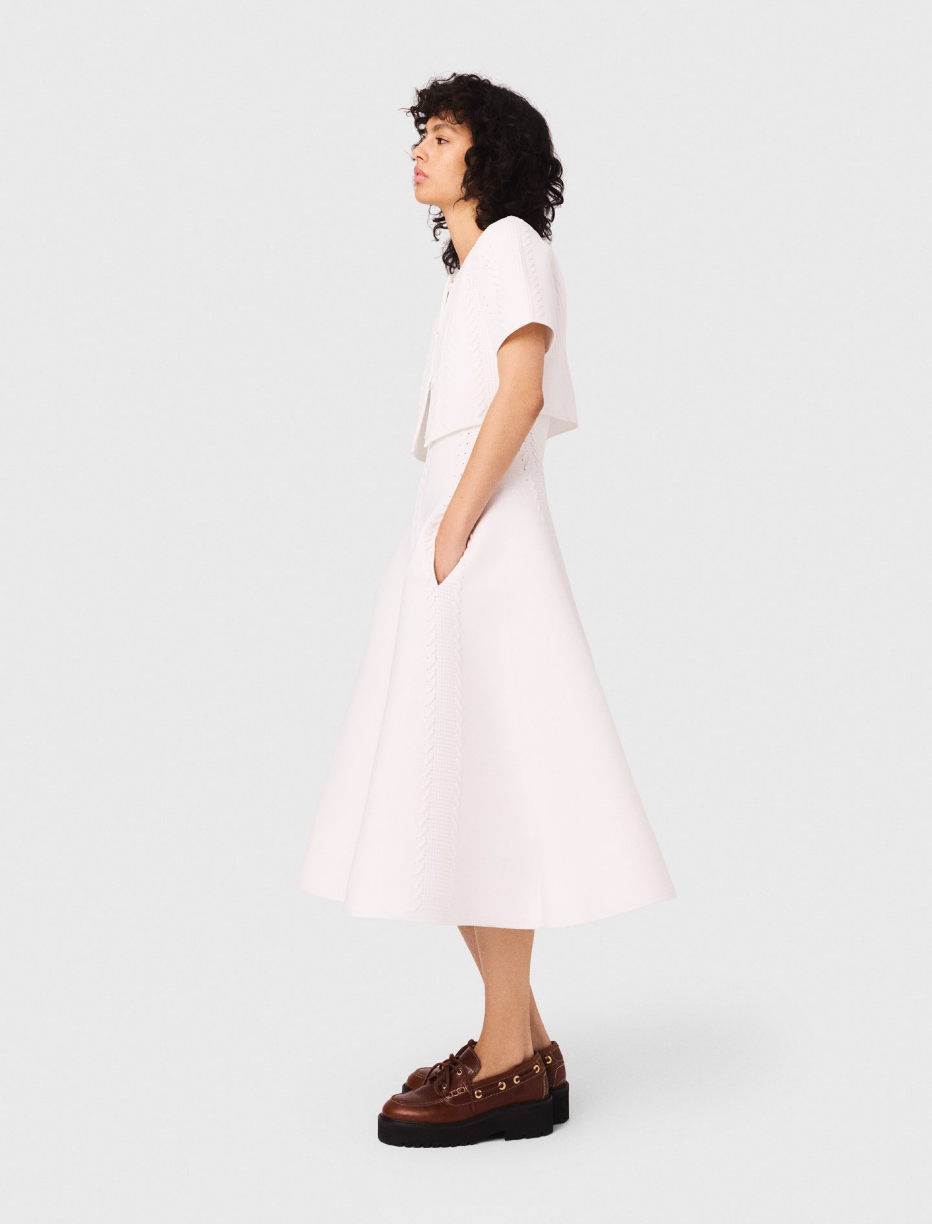 Жіночий білий короткий кардиган