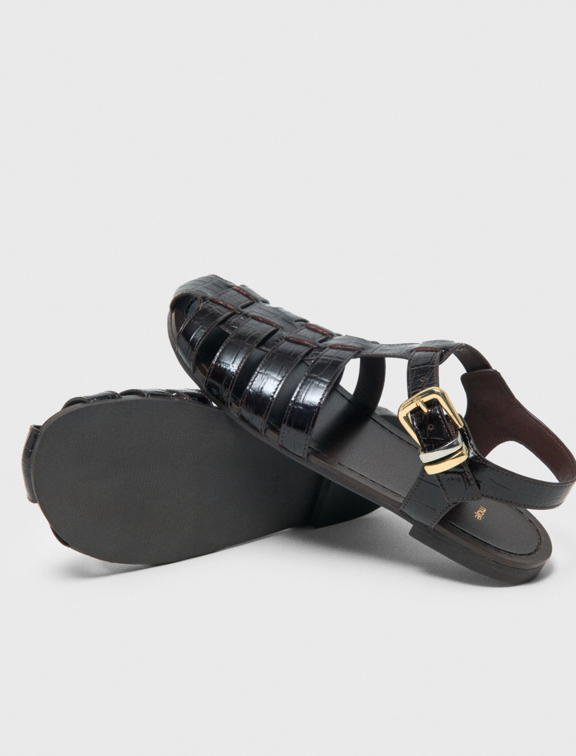 Жіночі кориневі сандалі з пряжками