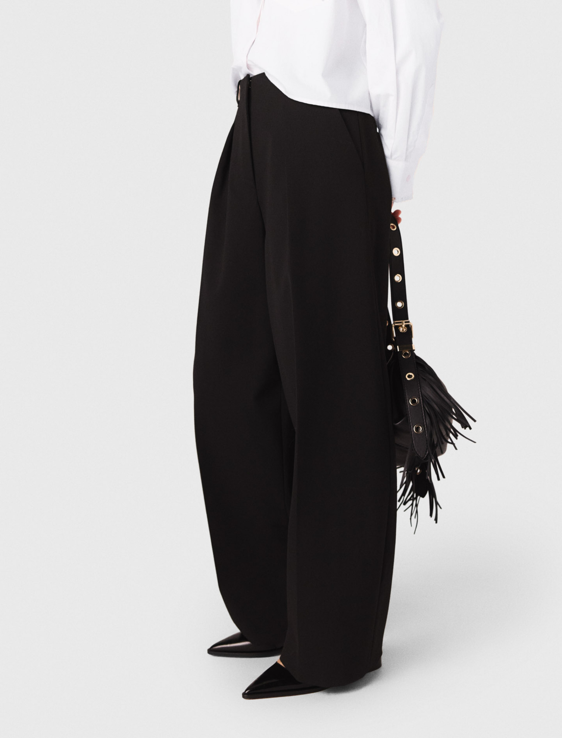 Женские черные брюки-баллоны классического кроя