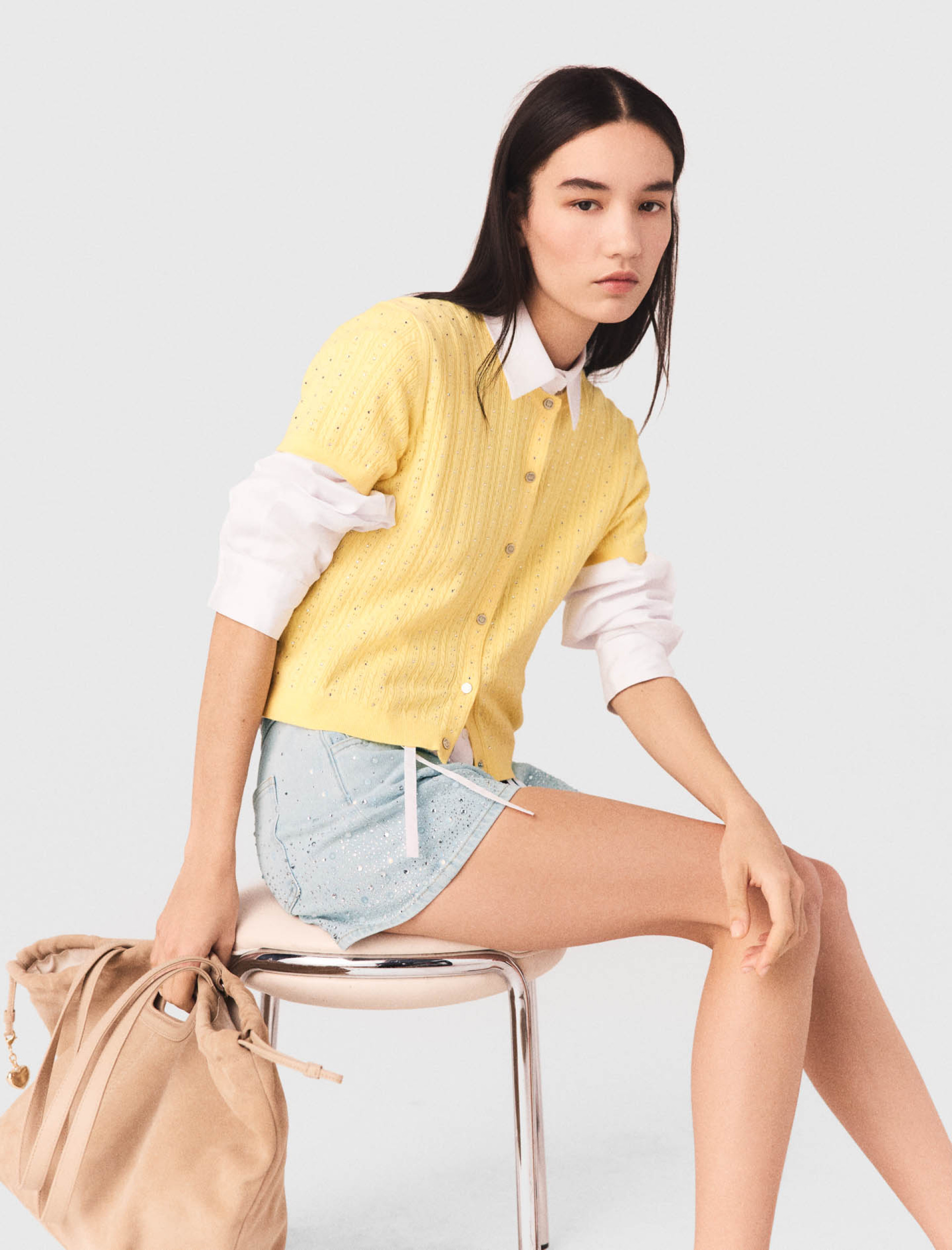 Женские голубые джинсовые шорты со стразами Женские голубые джинсовые шорты со стразами