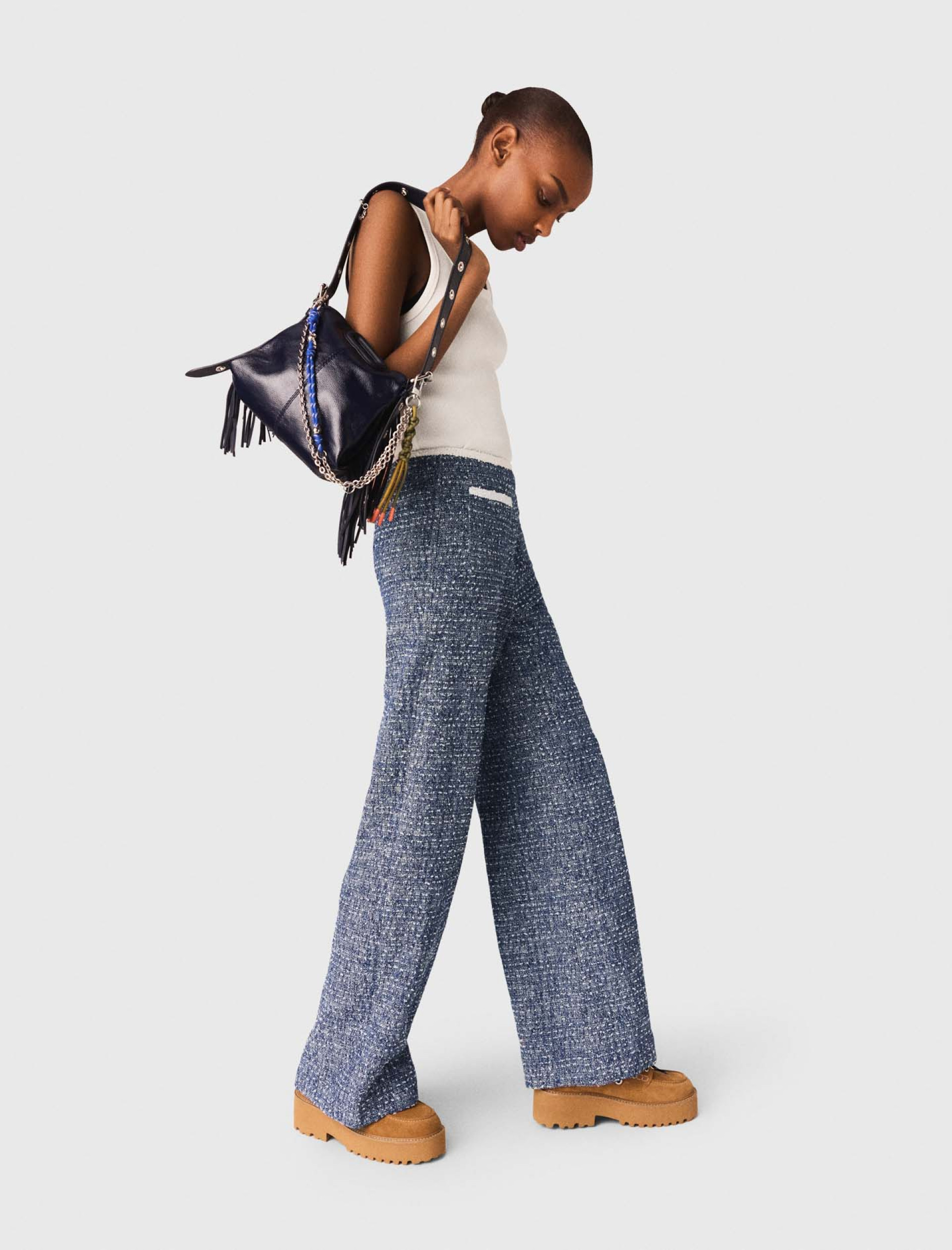 Женские синие твидовые брюки с контратной отделкой