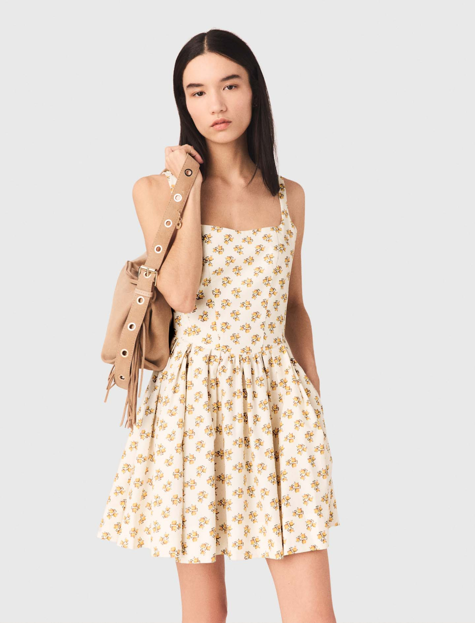 Женское короткое платье с цветочным принтом