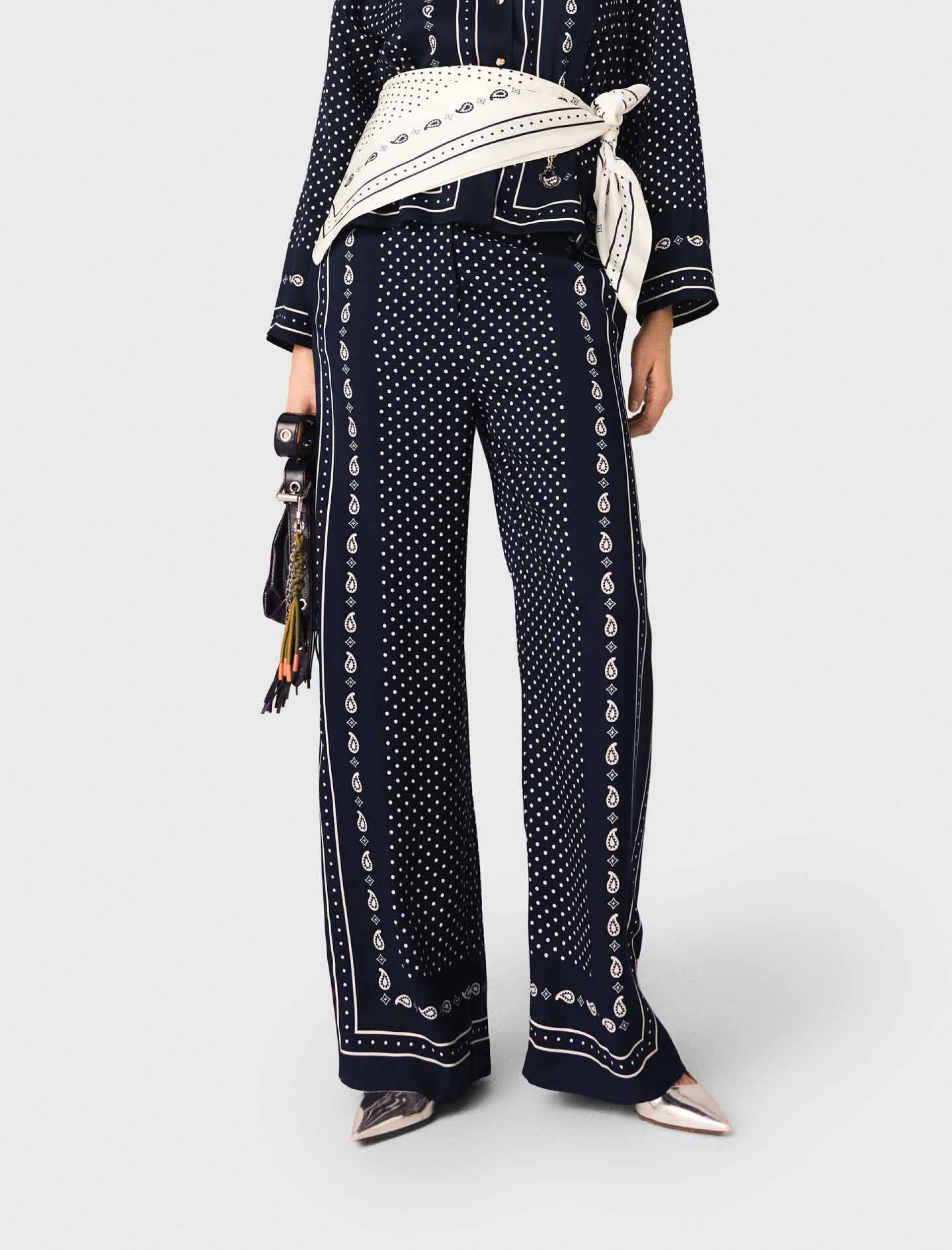 Женские свободные брюки с бандана принтом