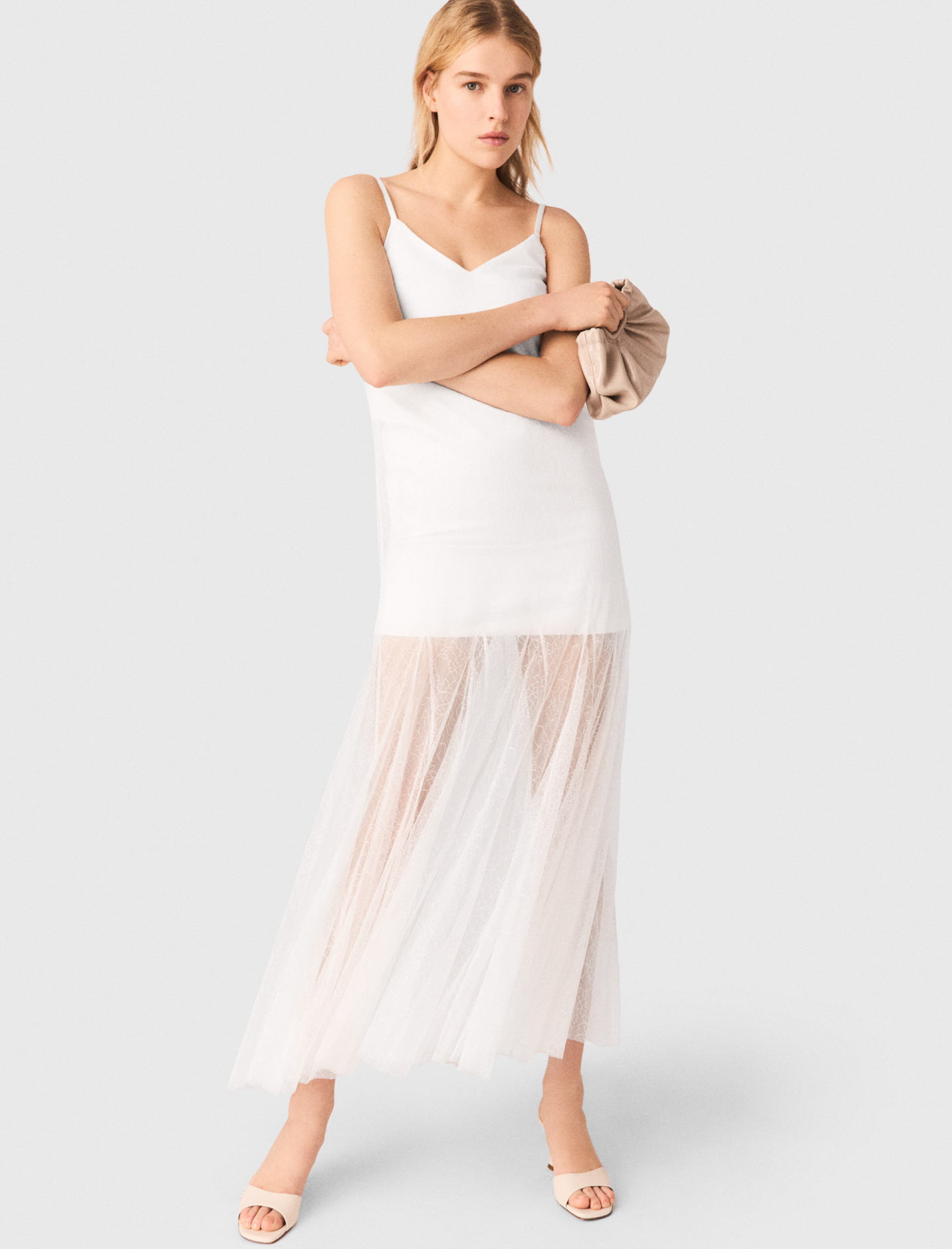 Женское белое платье из тафты и кружева