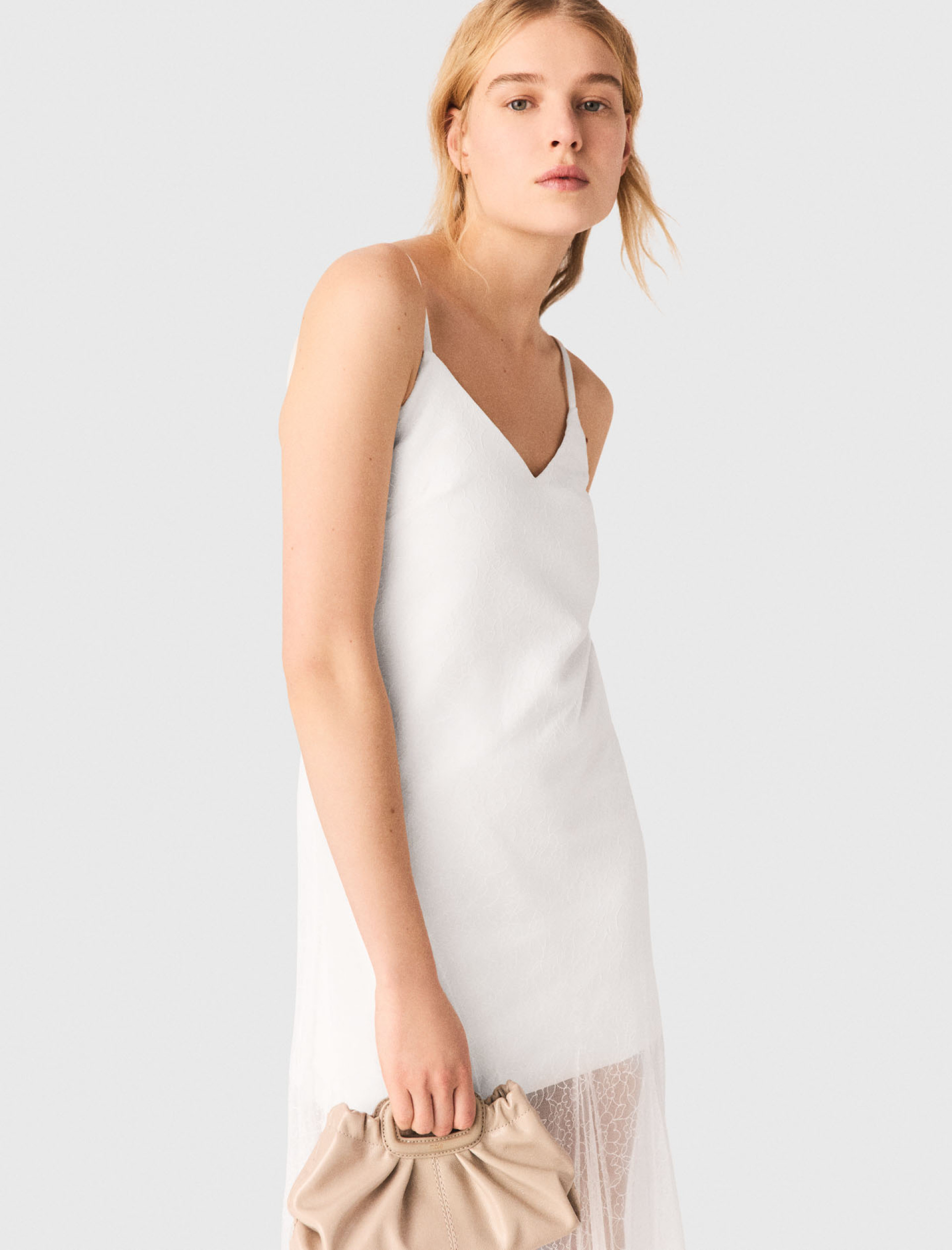 Женское белое платье из тафты и кружева