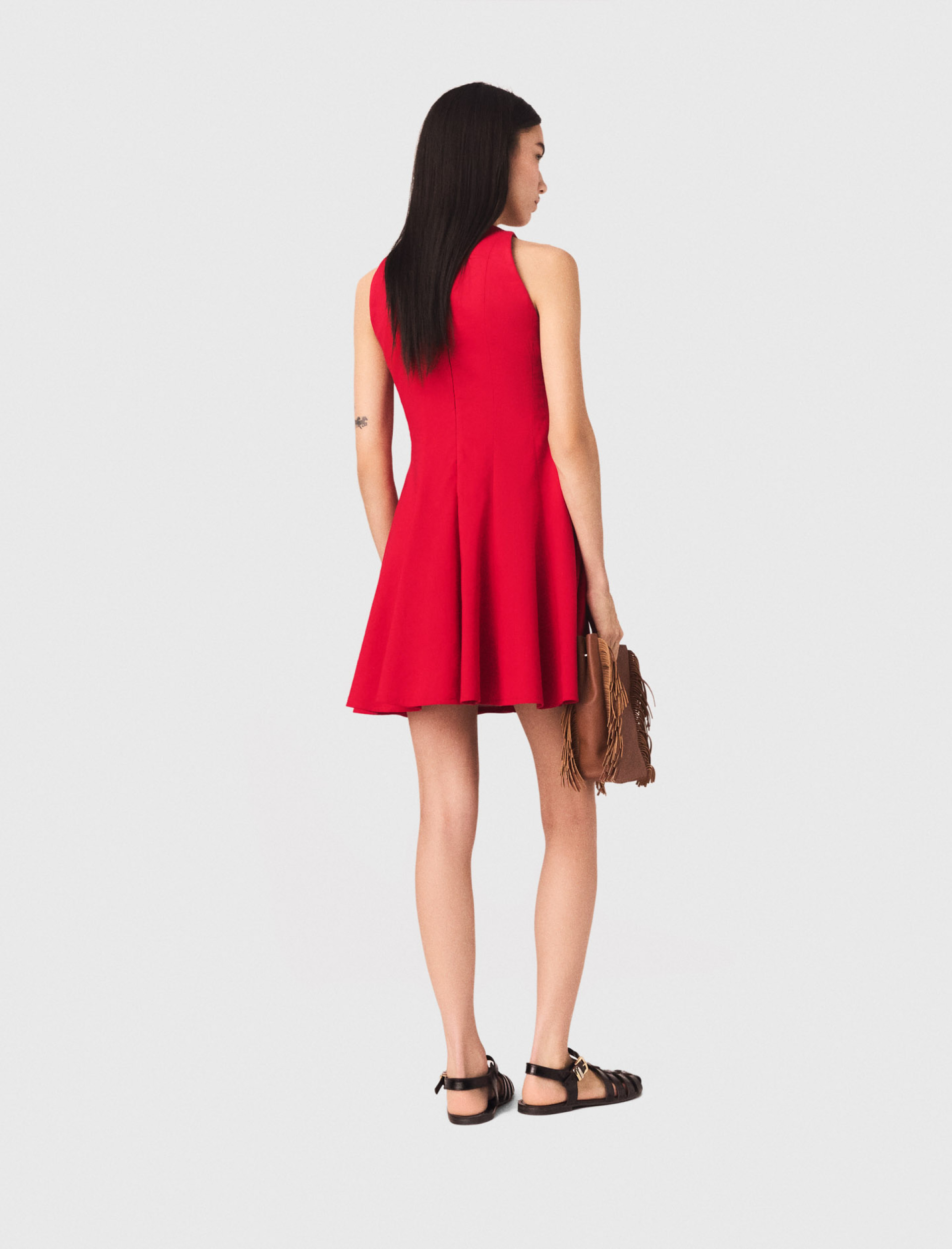 Женское красное расклешенное платье