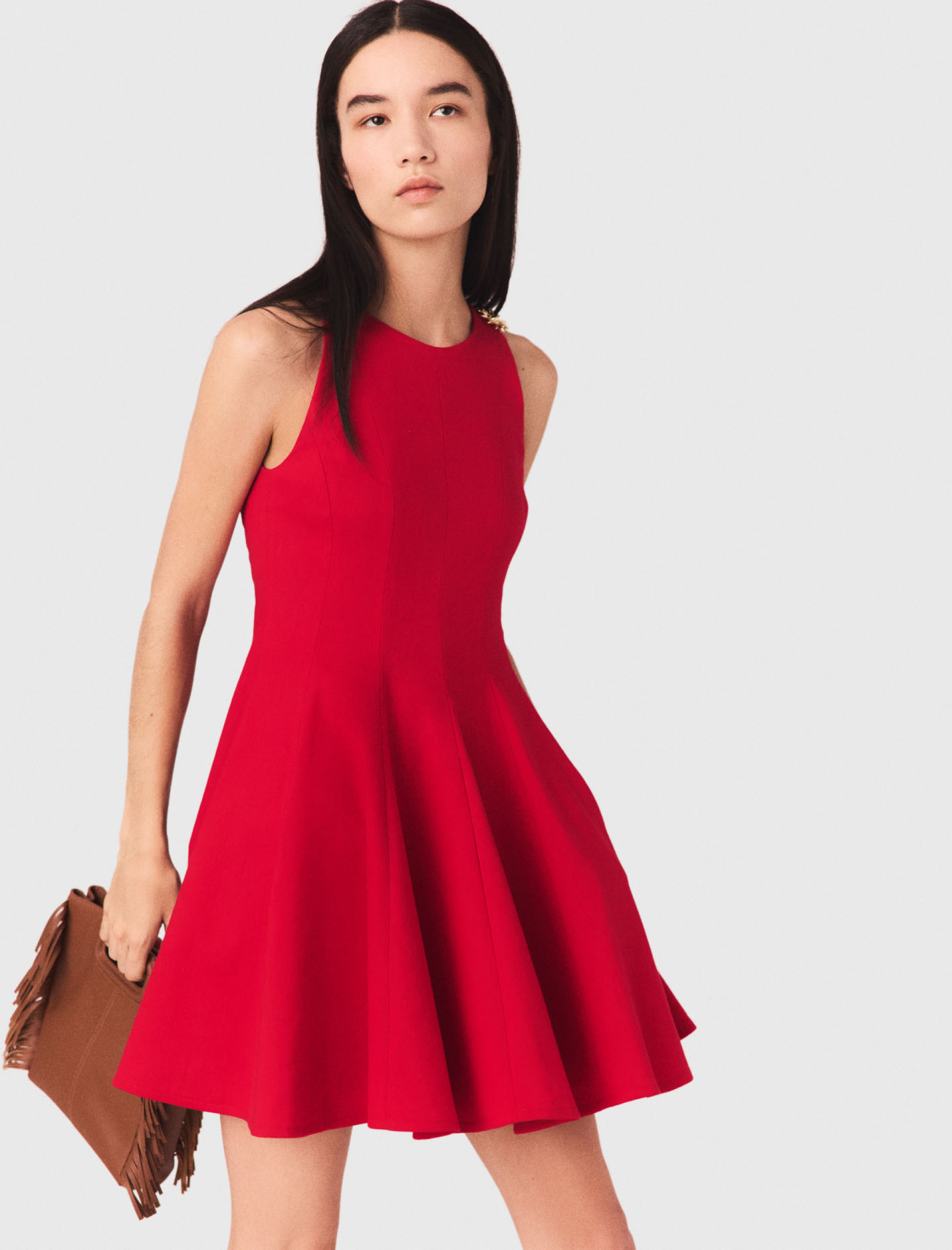 Женское красное расклешенное платье