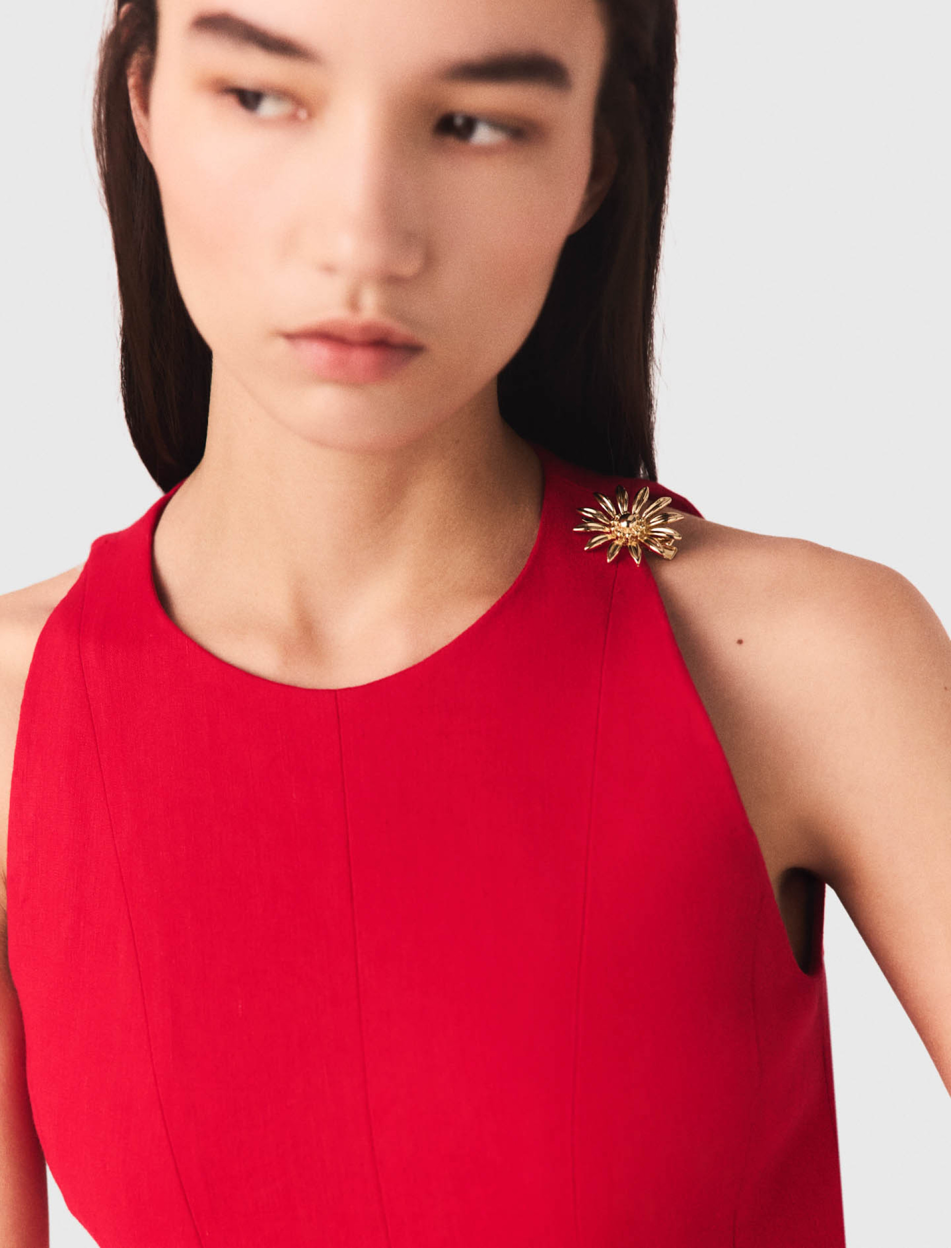 Женское красное расклешенное платье