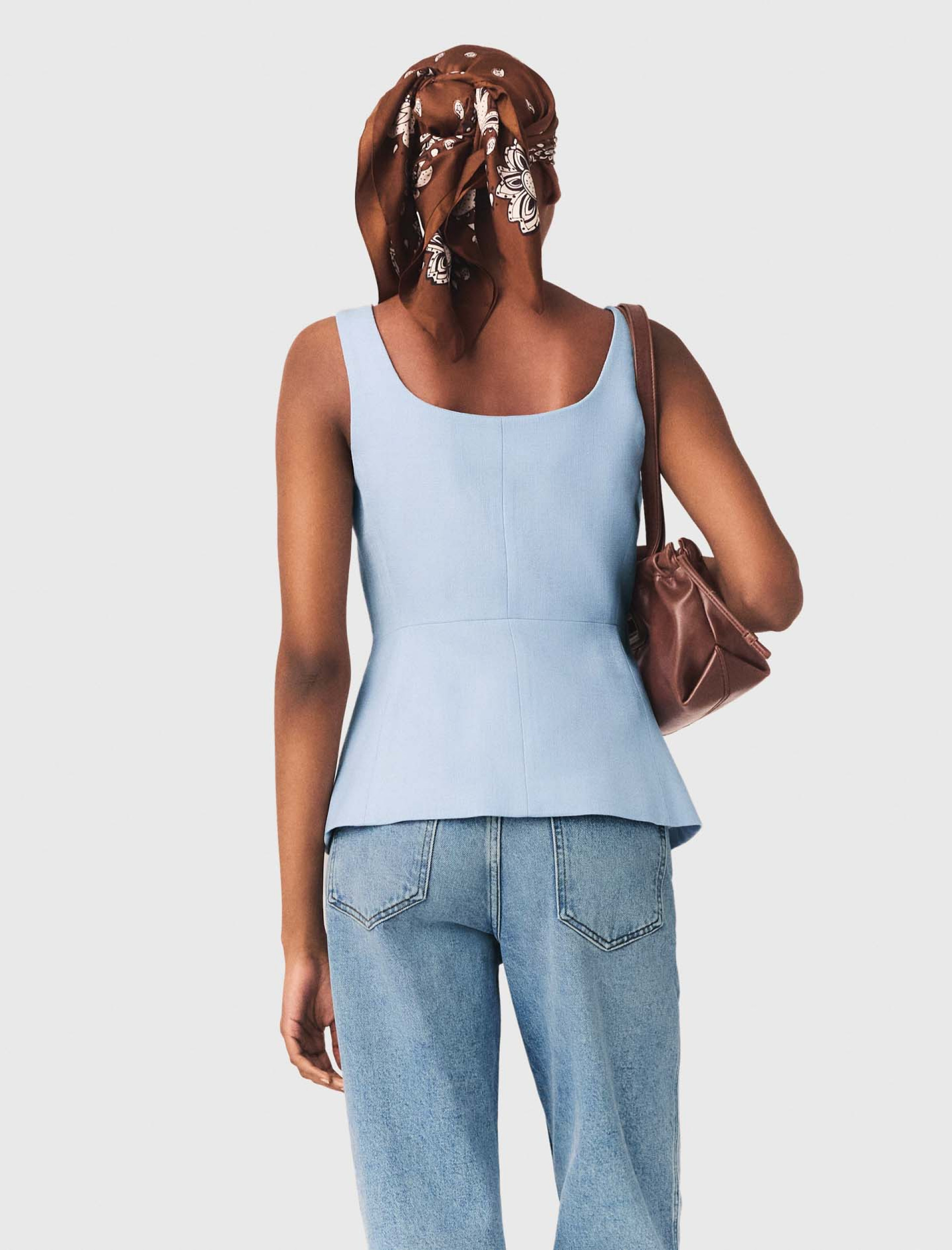 Женский длинный приталенный жилет