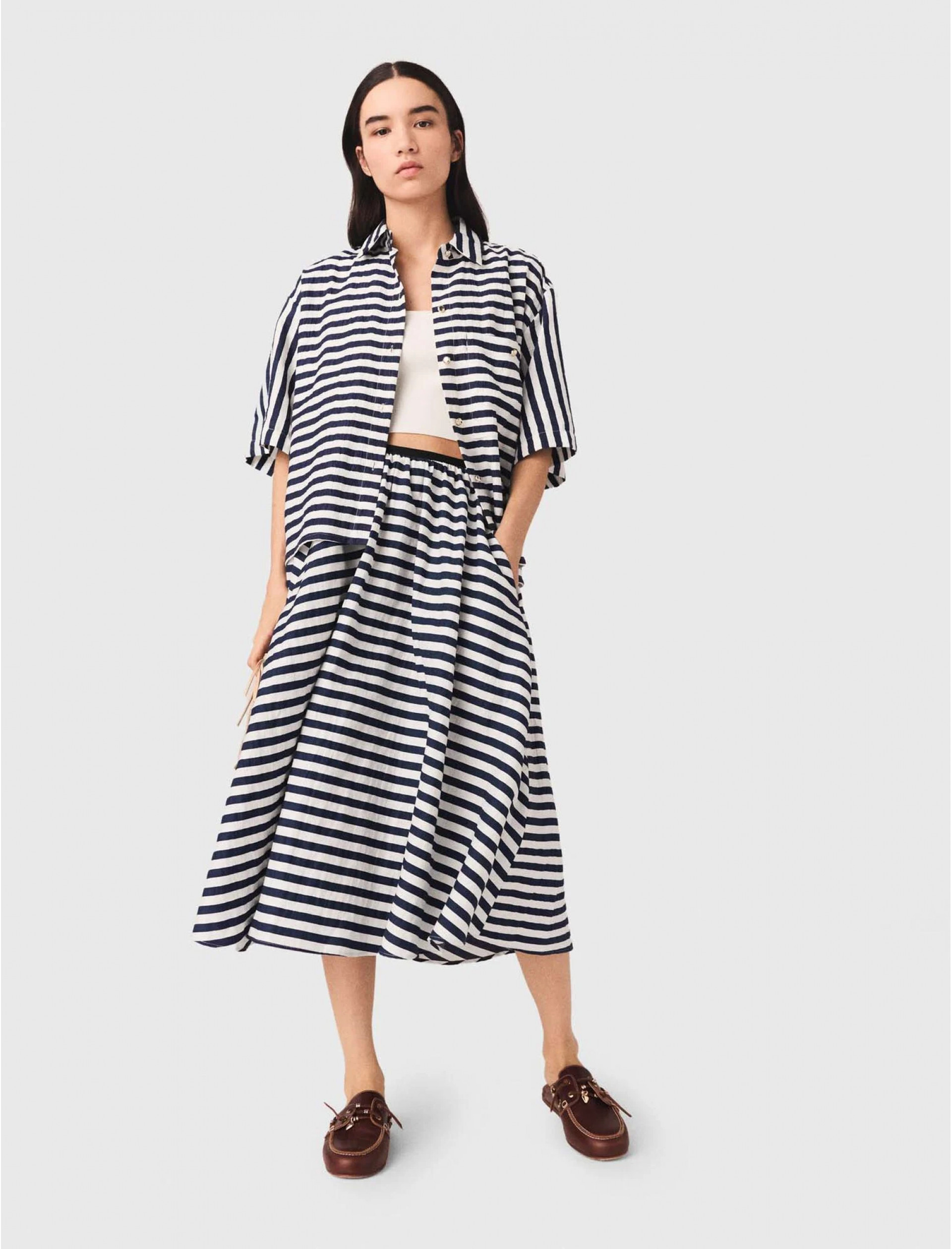 Жіноча смугаста спідниця міді