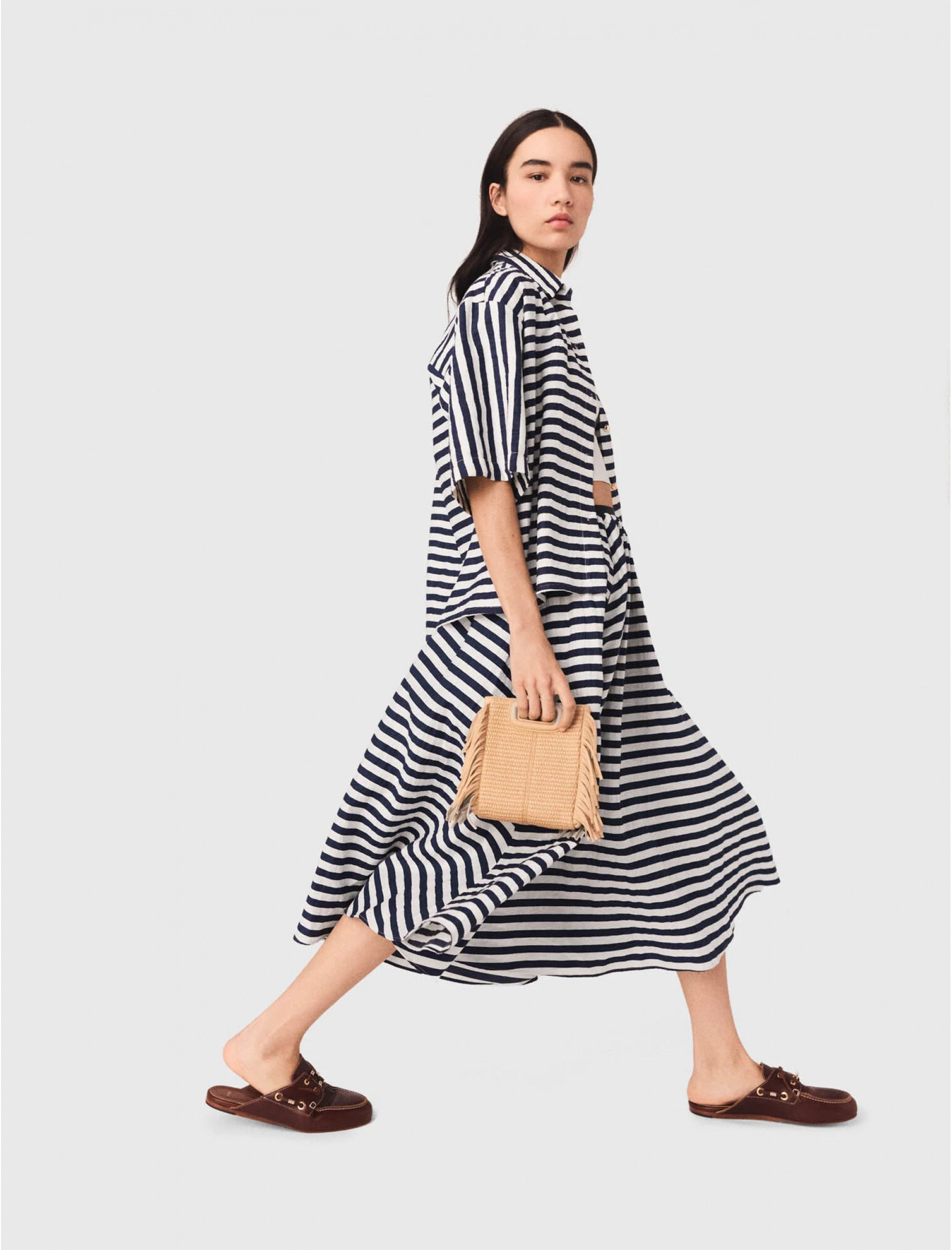 Жіноча смугаста спідниця міді