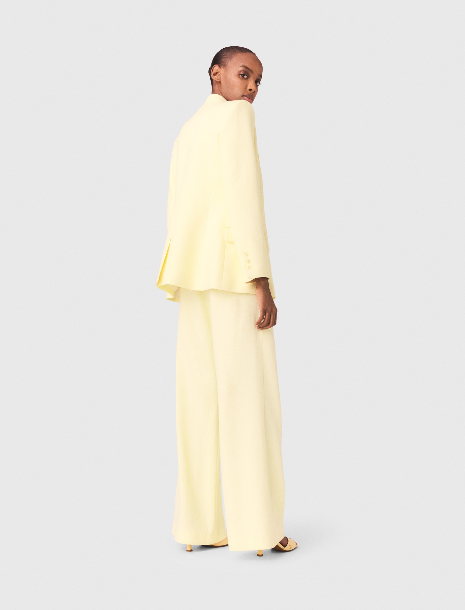 Женский желтый двубортный жакет Женский желтый двубортный жакет