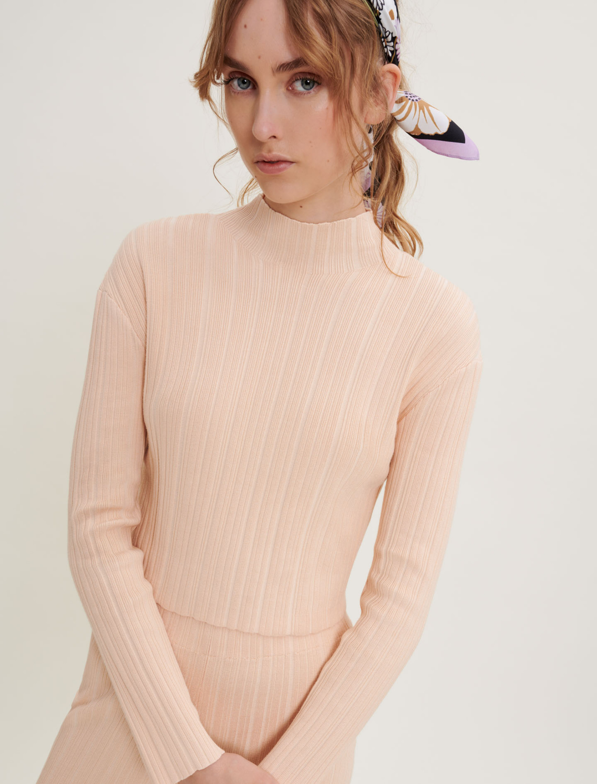 Жіночий рожевий джемпер