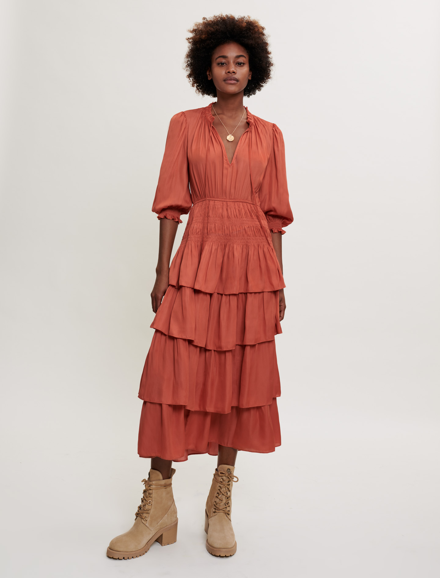 Женское красное платье