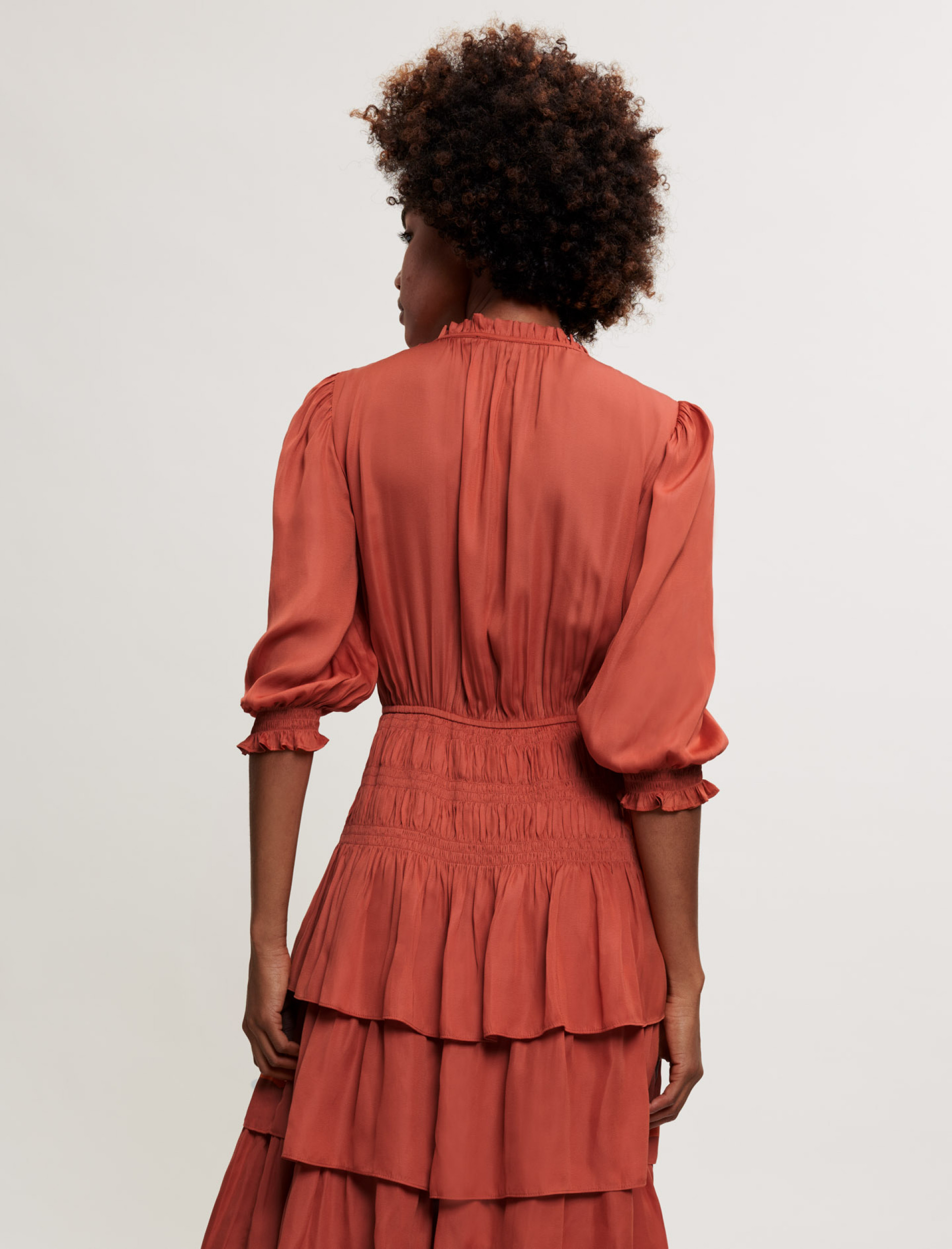 Женское красное платье