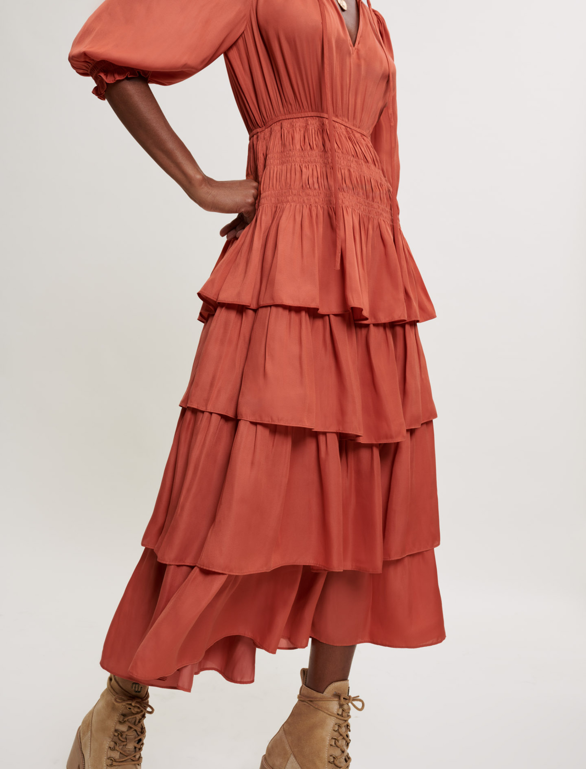 Женское красное платье