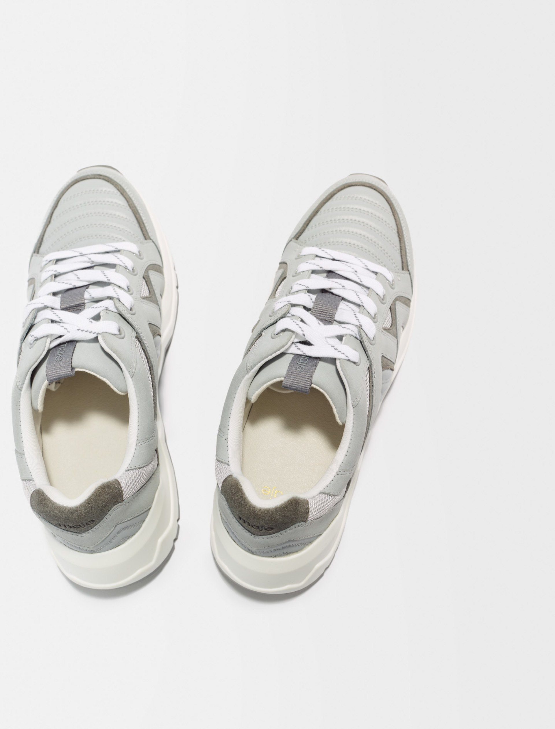 Жіночі сірі кросівки