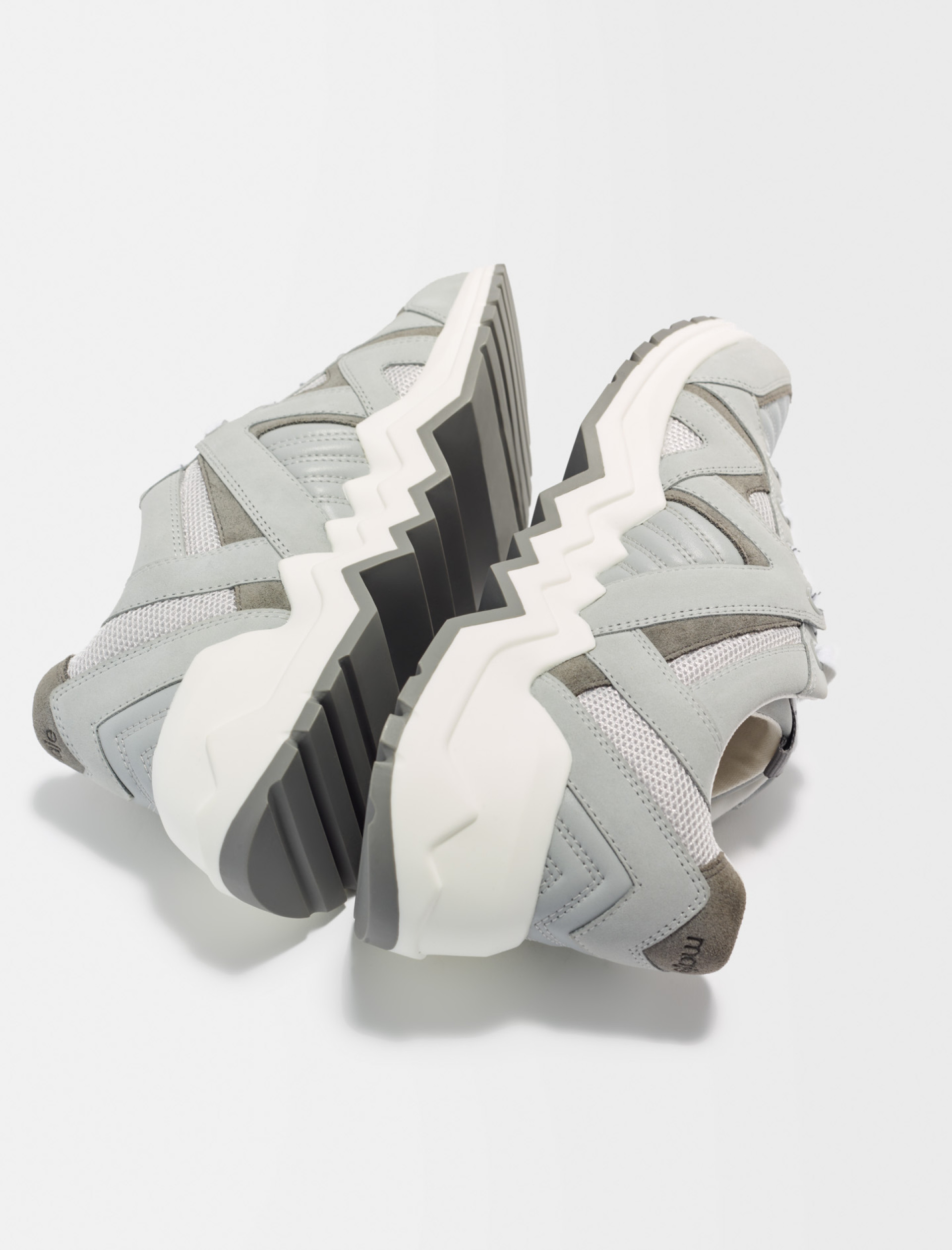 Жіночі сірі кросівки