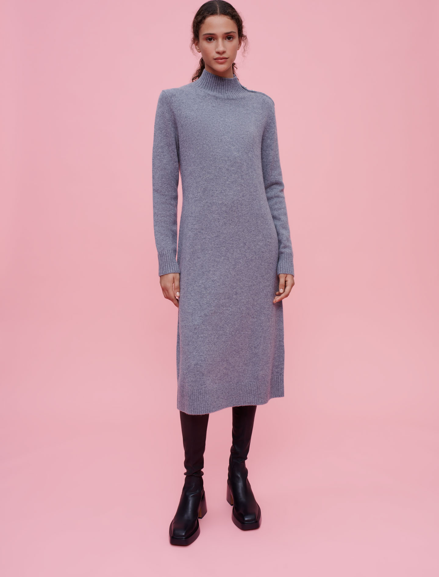 Женское серое платье