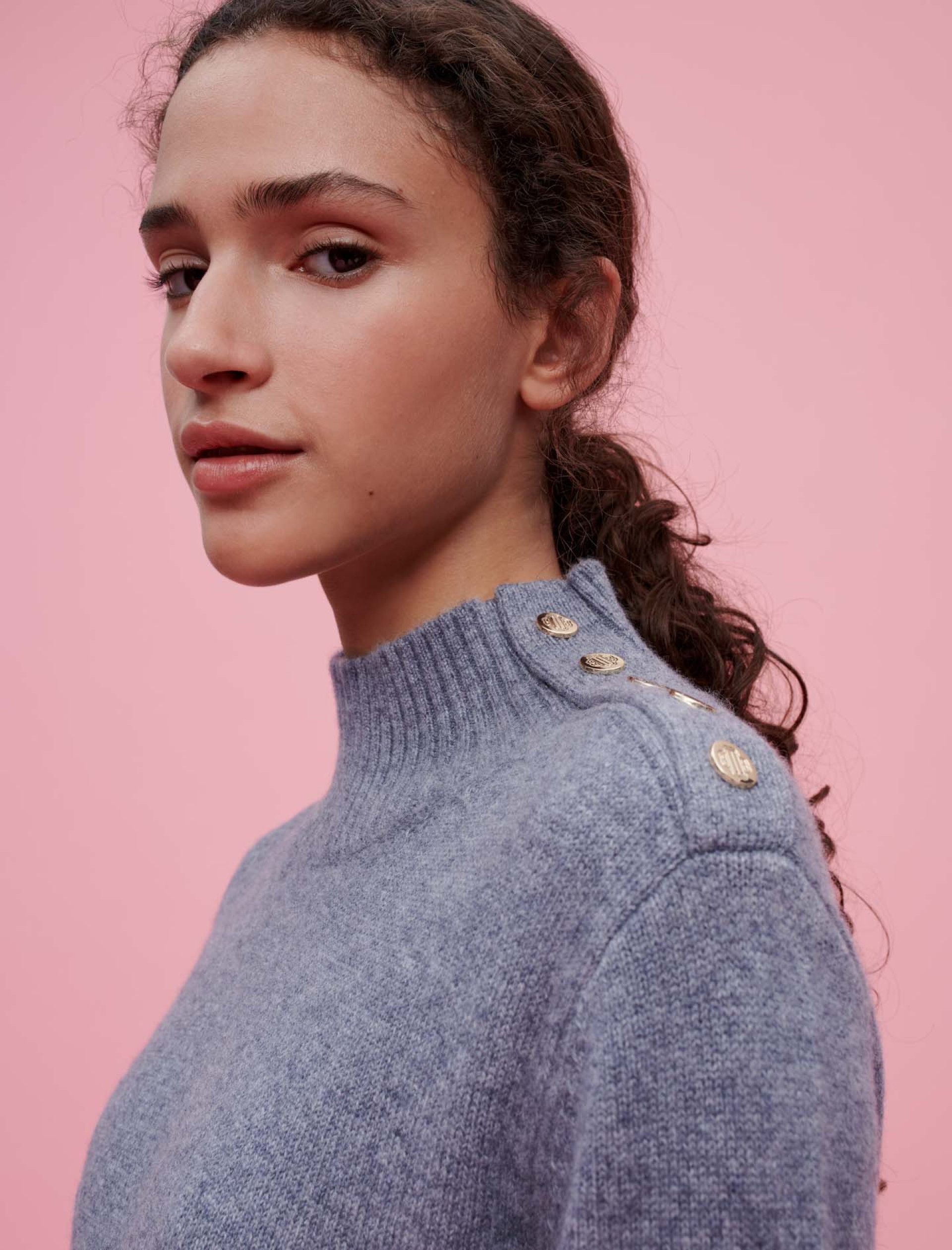 Женское серое платье Женское серое платье