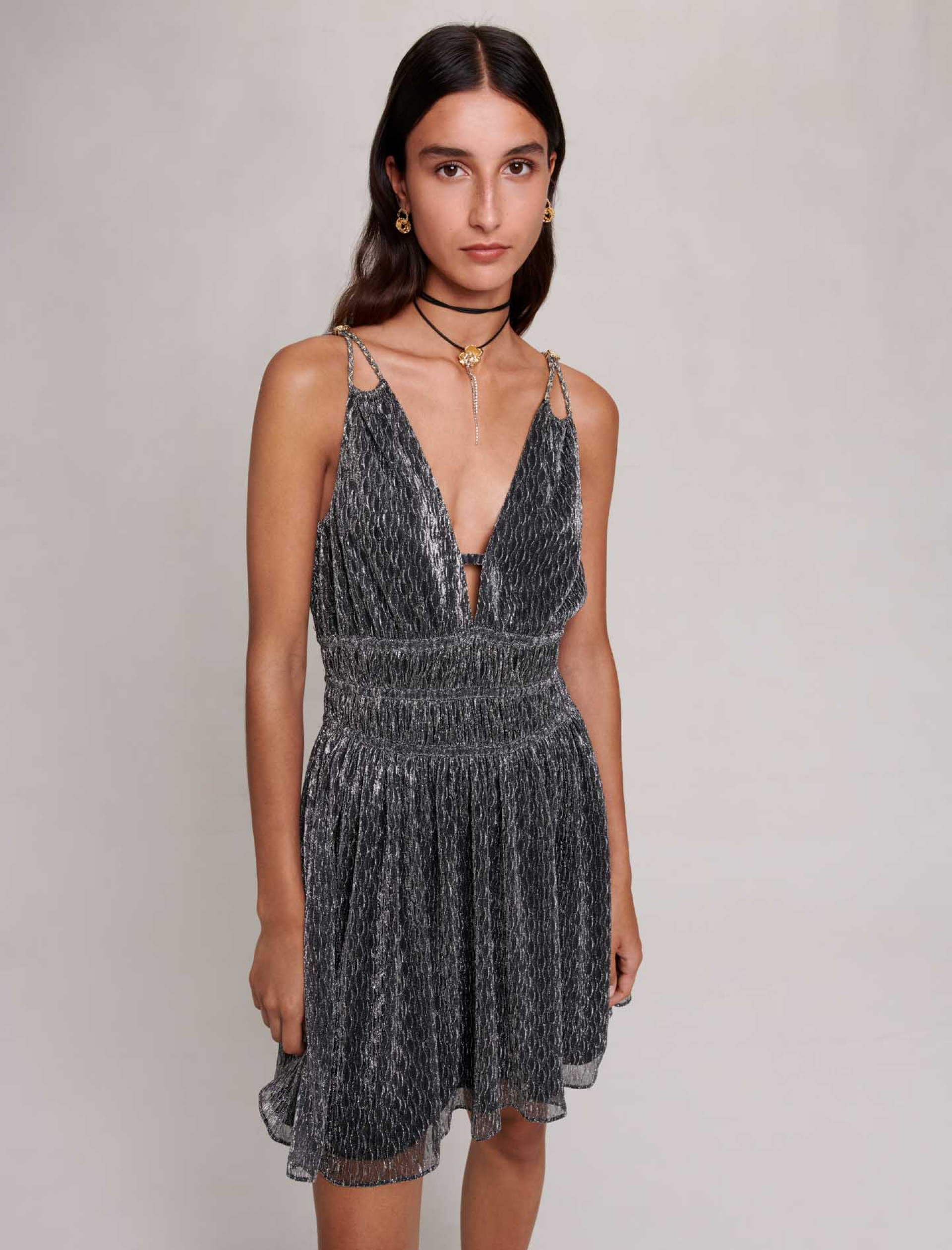 Женское серое платье Женское серое платье