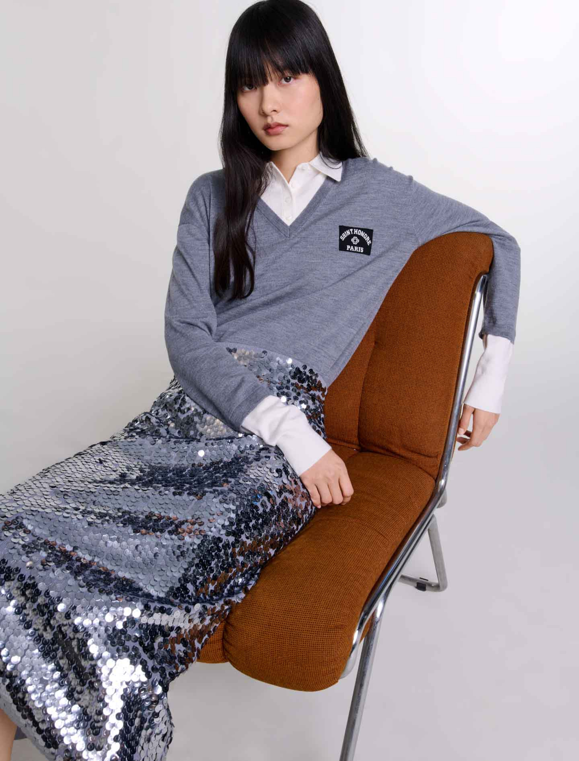 Женская серая юбка украшенная пайетками Женская серая юбка украшенная пайетками