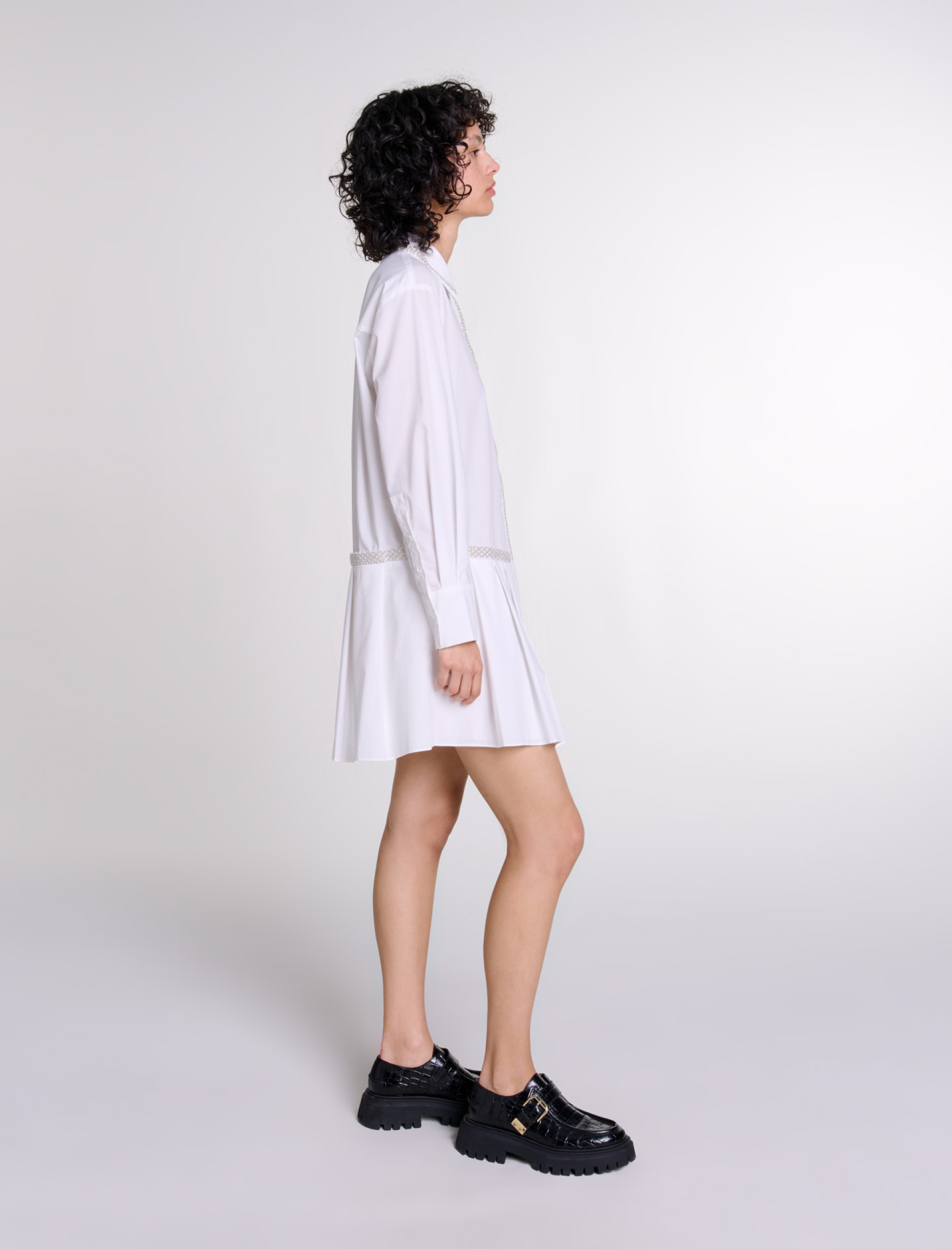 Женское белое платье-рубашка Женское белое платье-рубашка