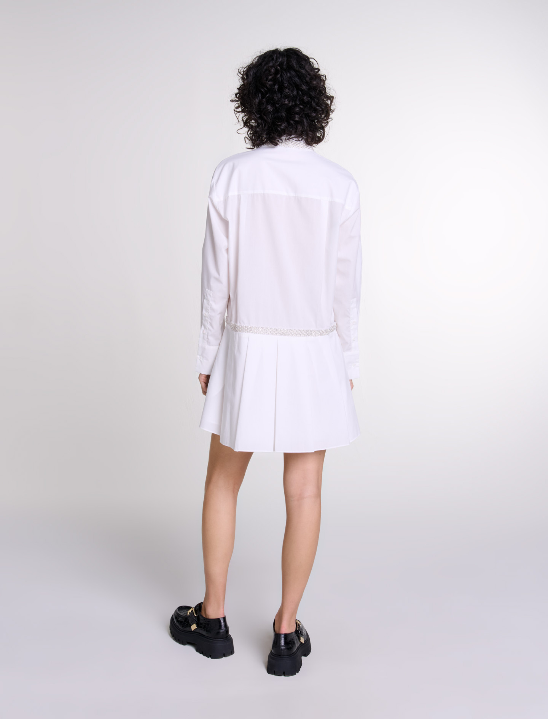 Женское белое платье-рубашка Женское белое платье-рубашка