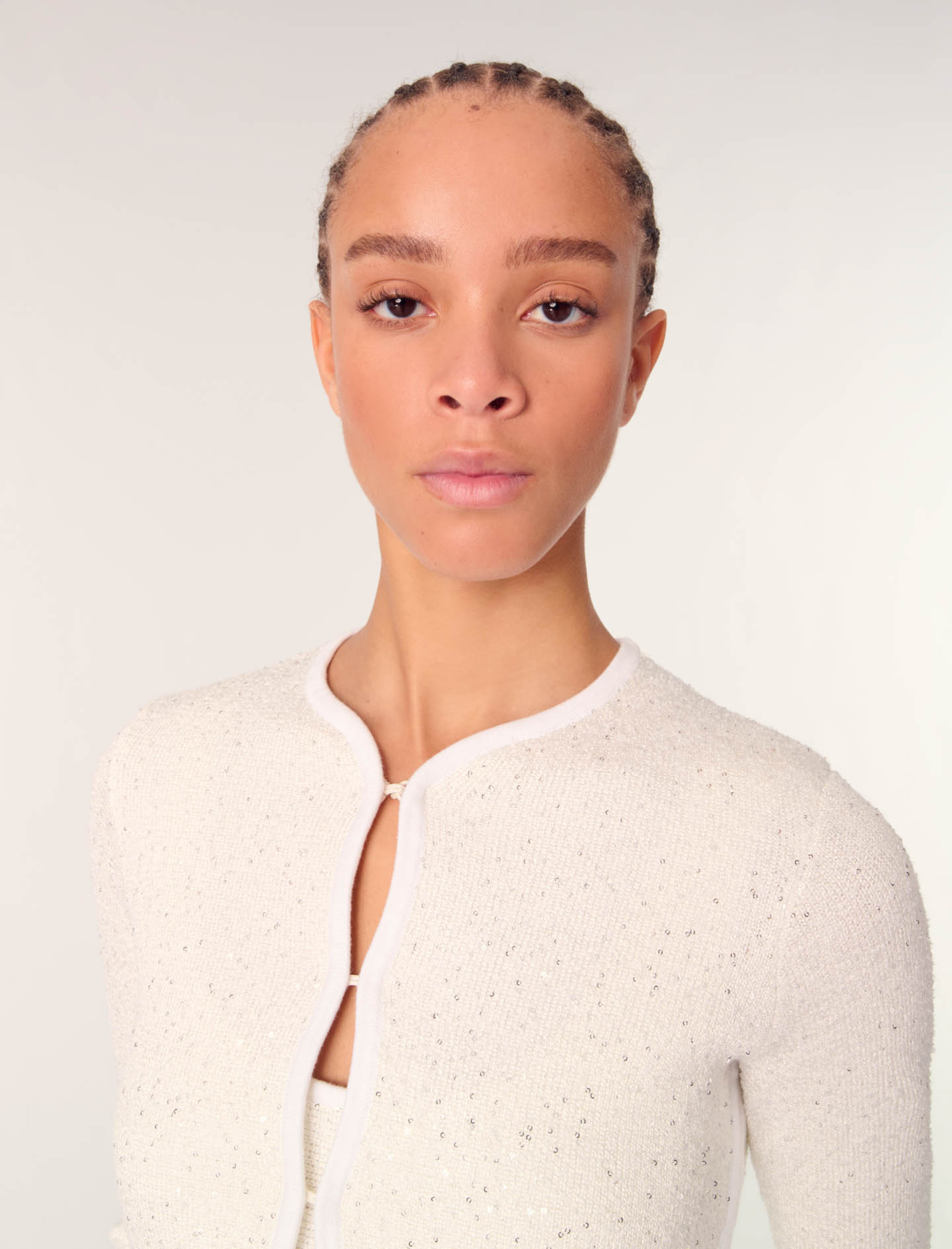 Жіночий короткий кардиган зі стразами Жіночий короткий кардиган зі стразами