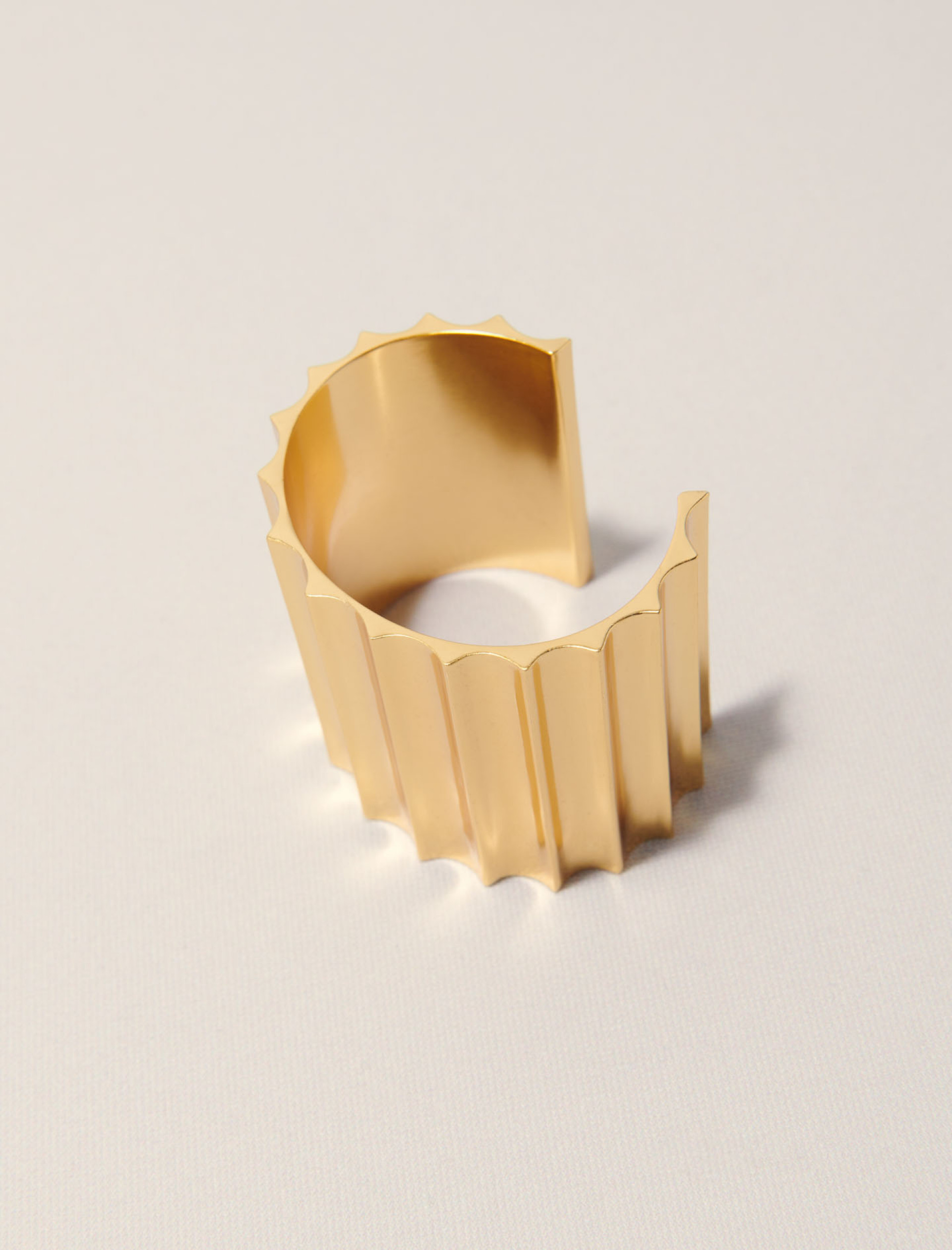 Женский золотистый браслет Женский золотистый браслет