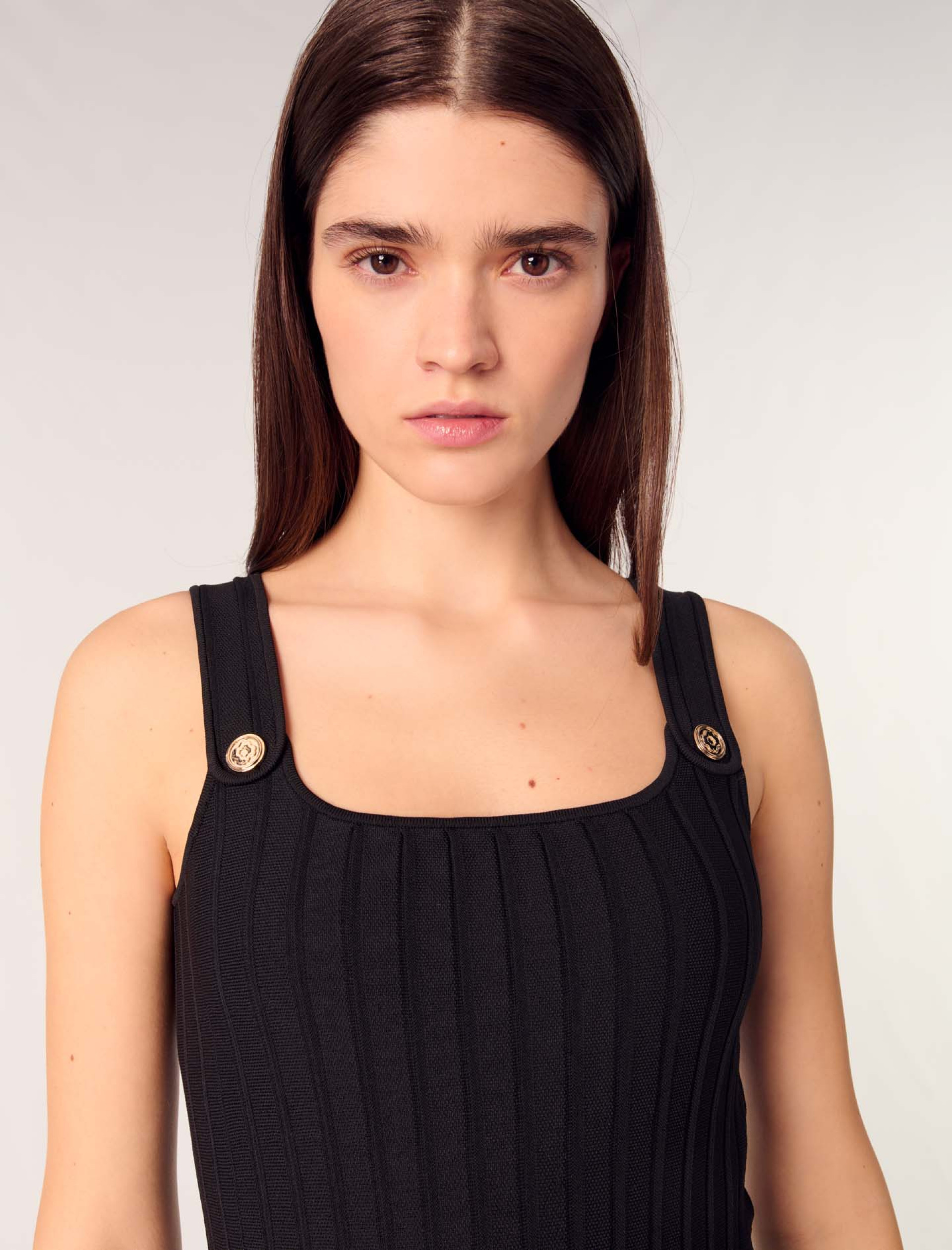 Жіноча сукня міді з плісируванням Жіноча сукня міді з плісируванням