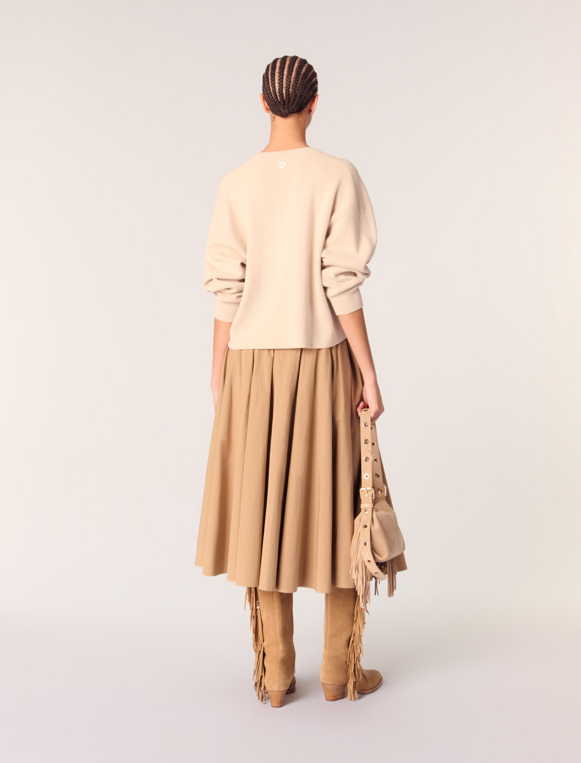 Жіночий джемпер з V-подібним вирізом