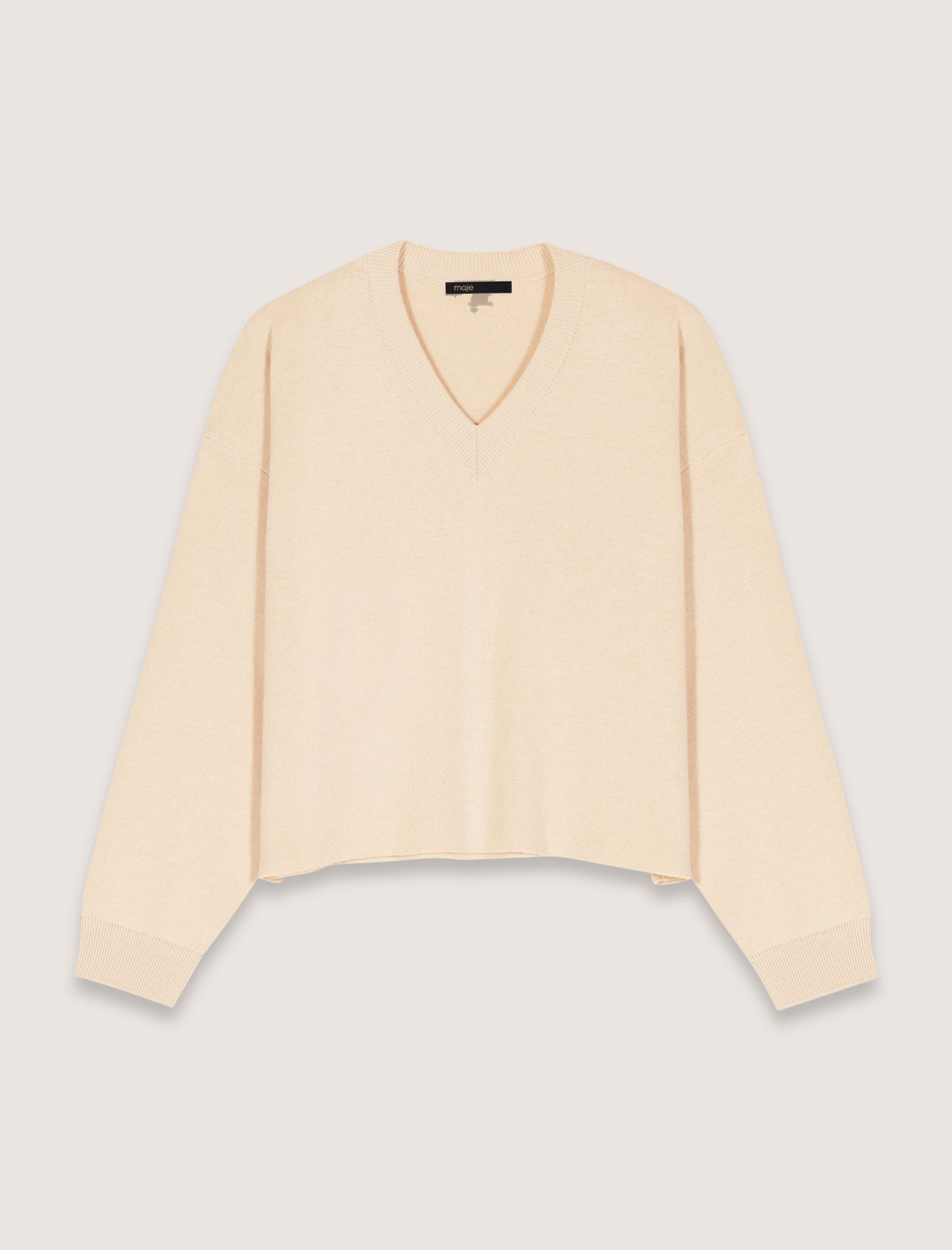 Жіночий джемпер з V-подібним вирізом