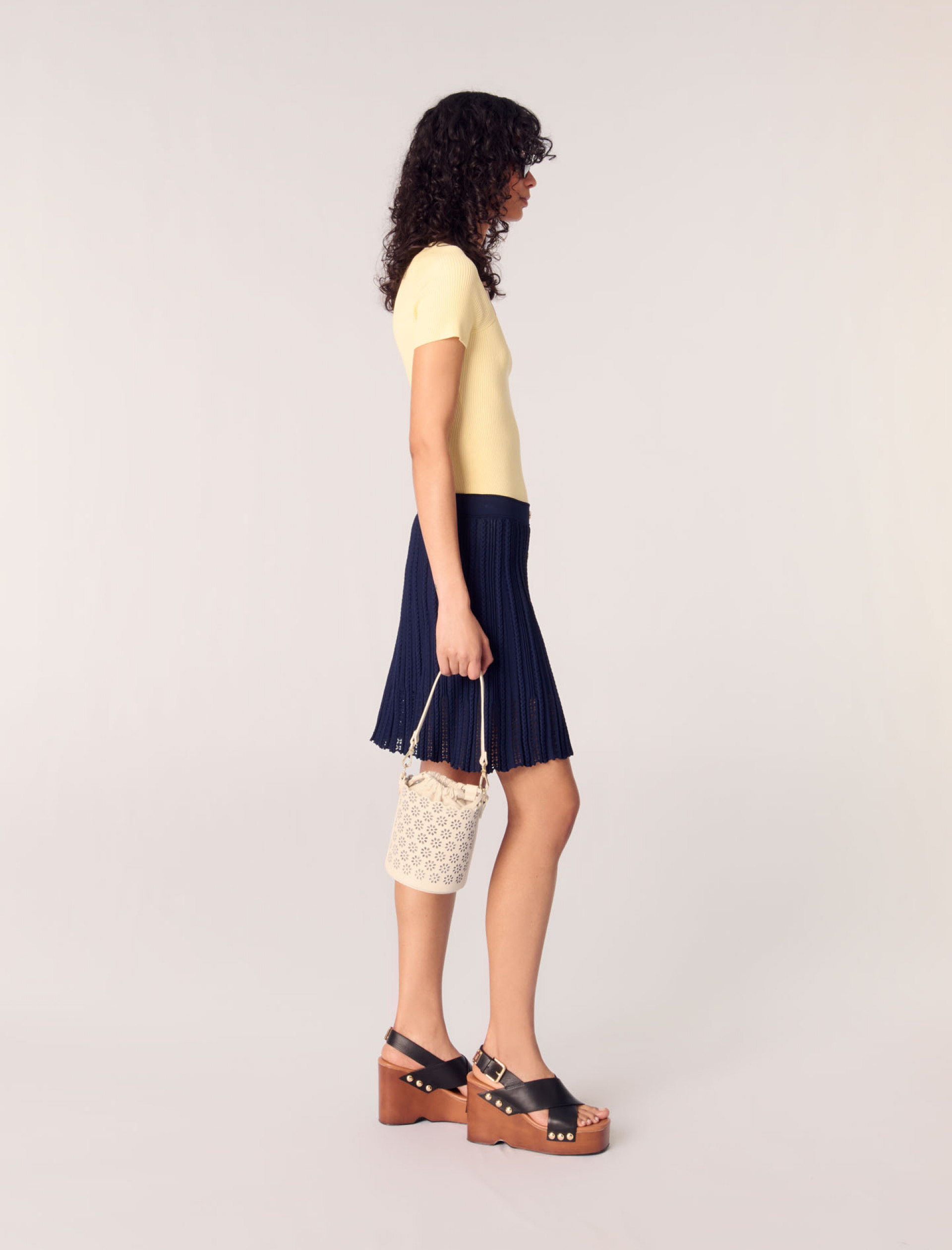 Женская короткая плетеная юбка из трикотажа