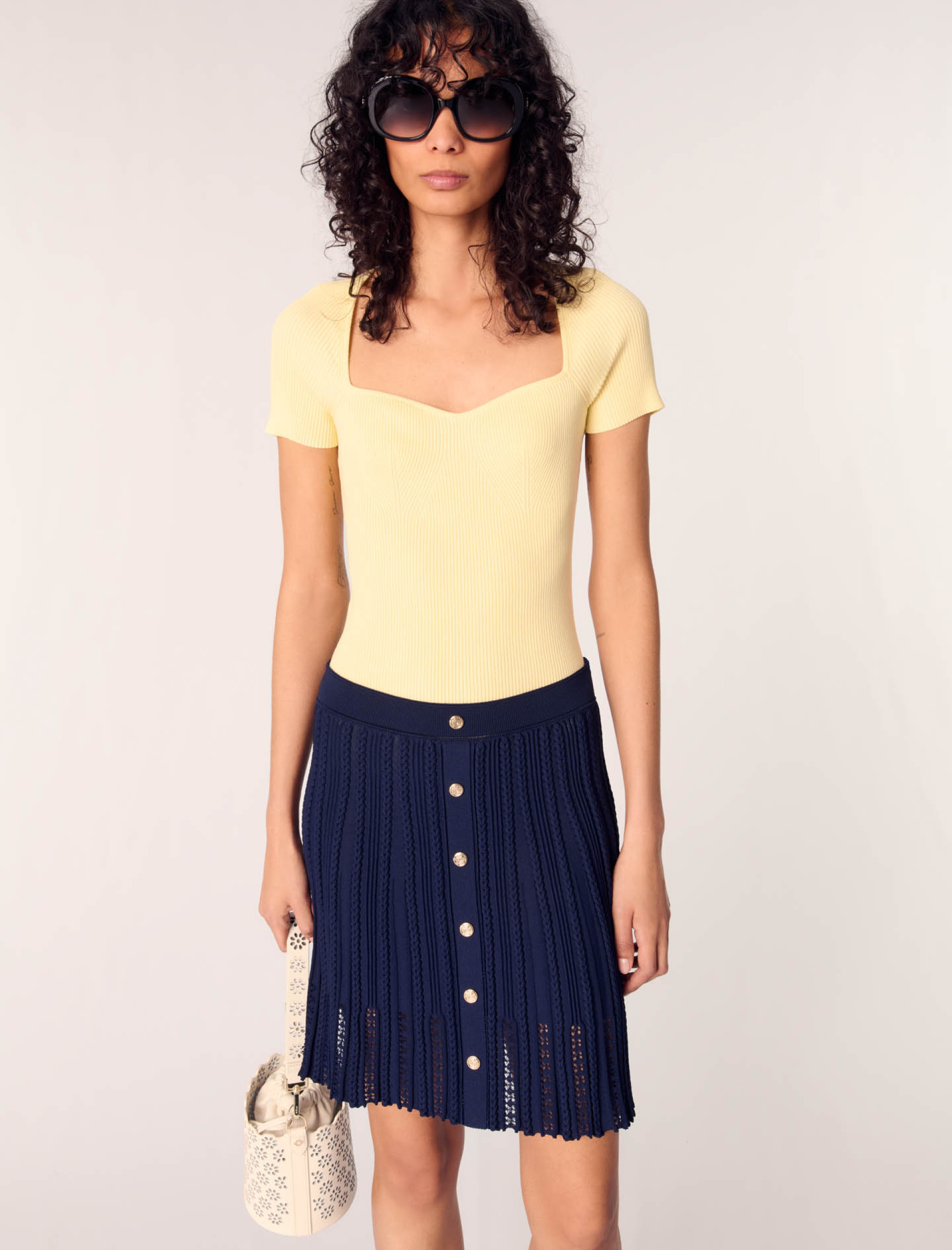 Женская короткая плетеная юбка из трикотажа