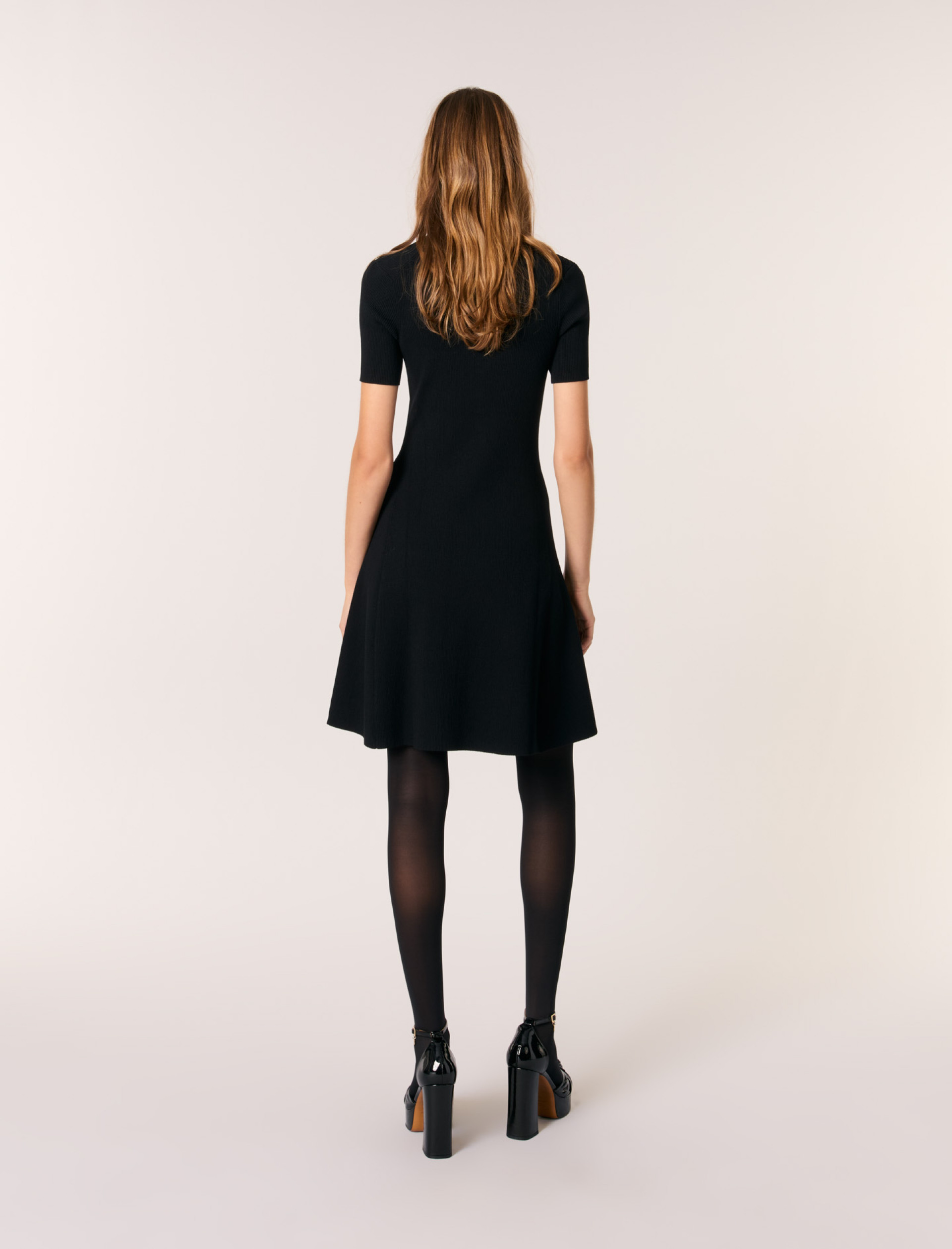 Женское трикотажное платье в рубчик Женское трикотажное платье в рубчик