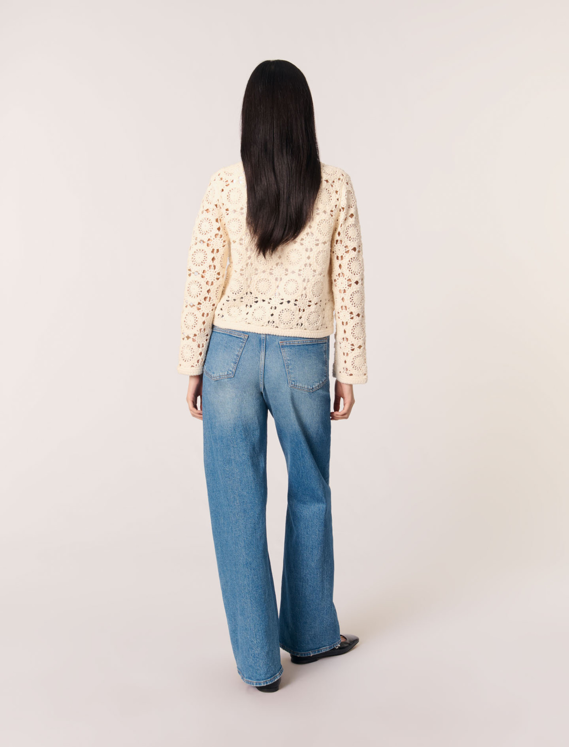 Жіночий кардиган в'язаний гачком