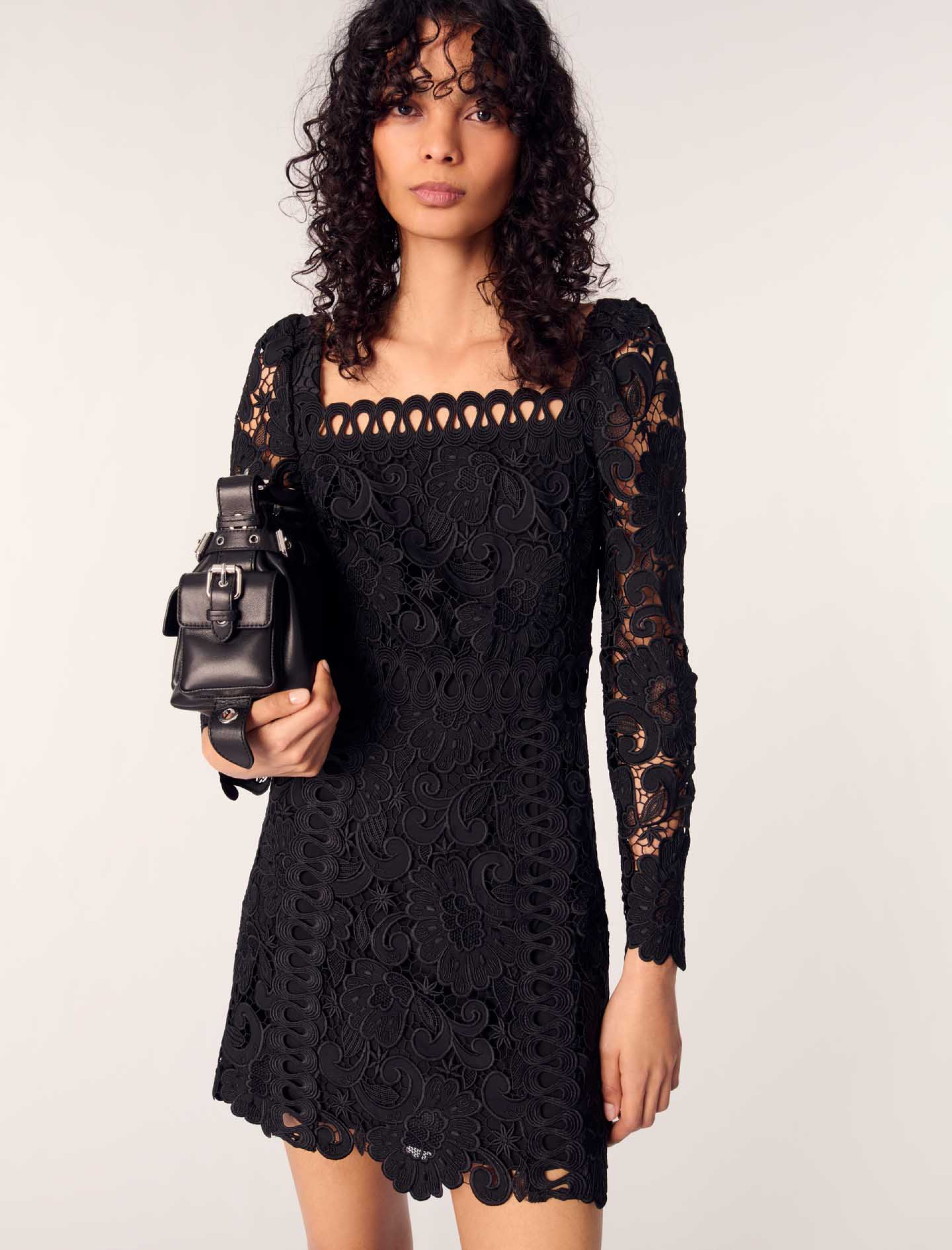 Жіноча коротка гіпюрова сукня