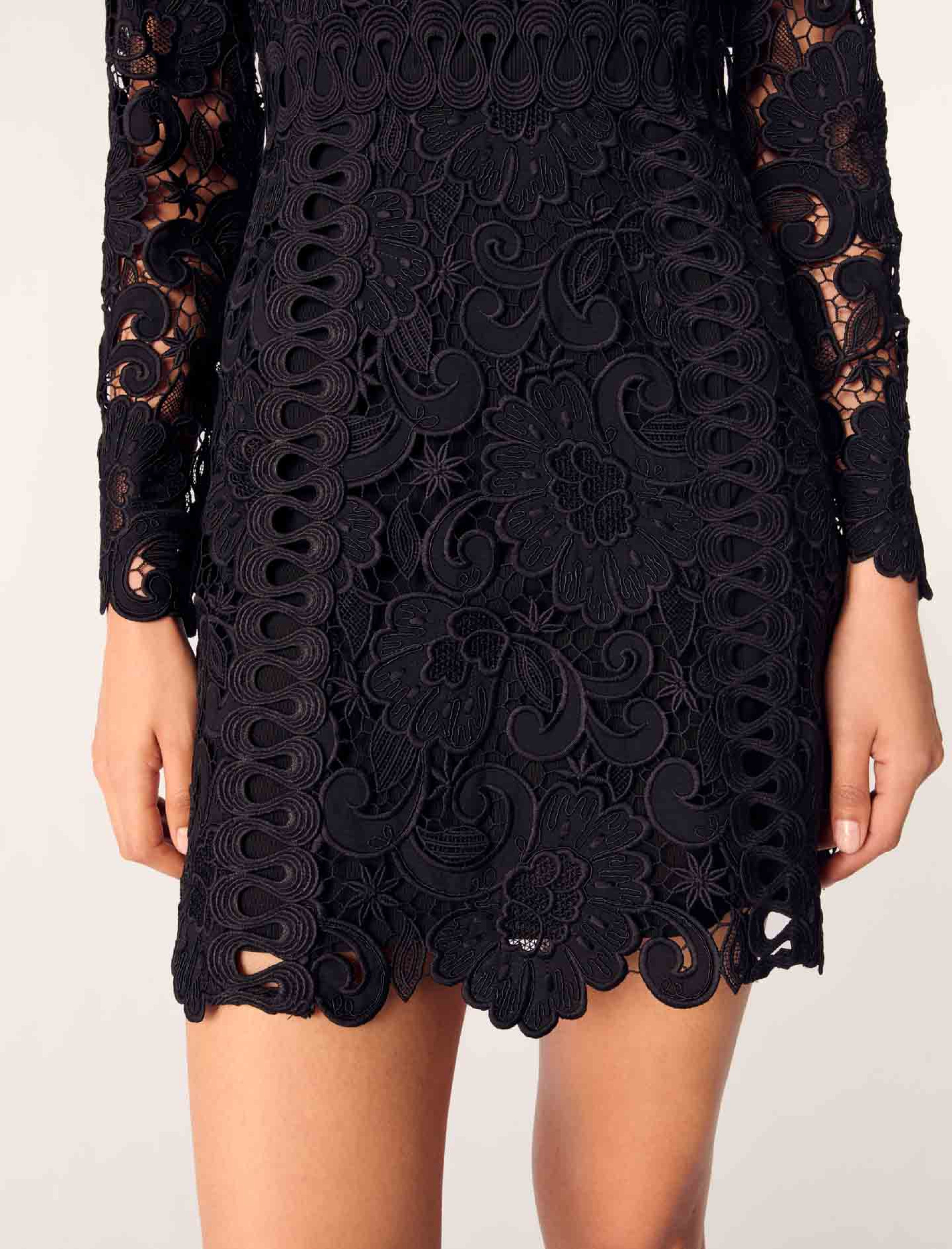 Жіноча коротка гіпюрова сукня