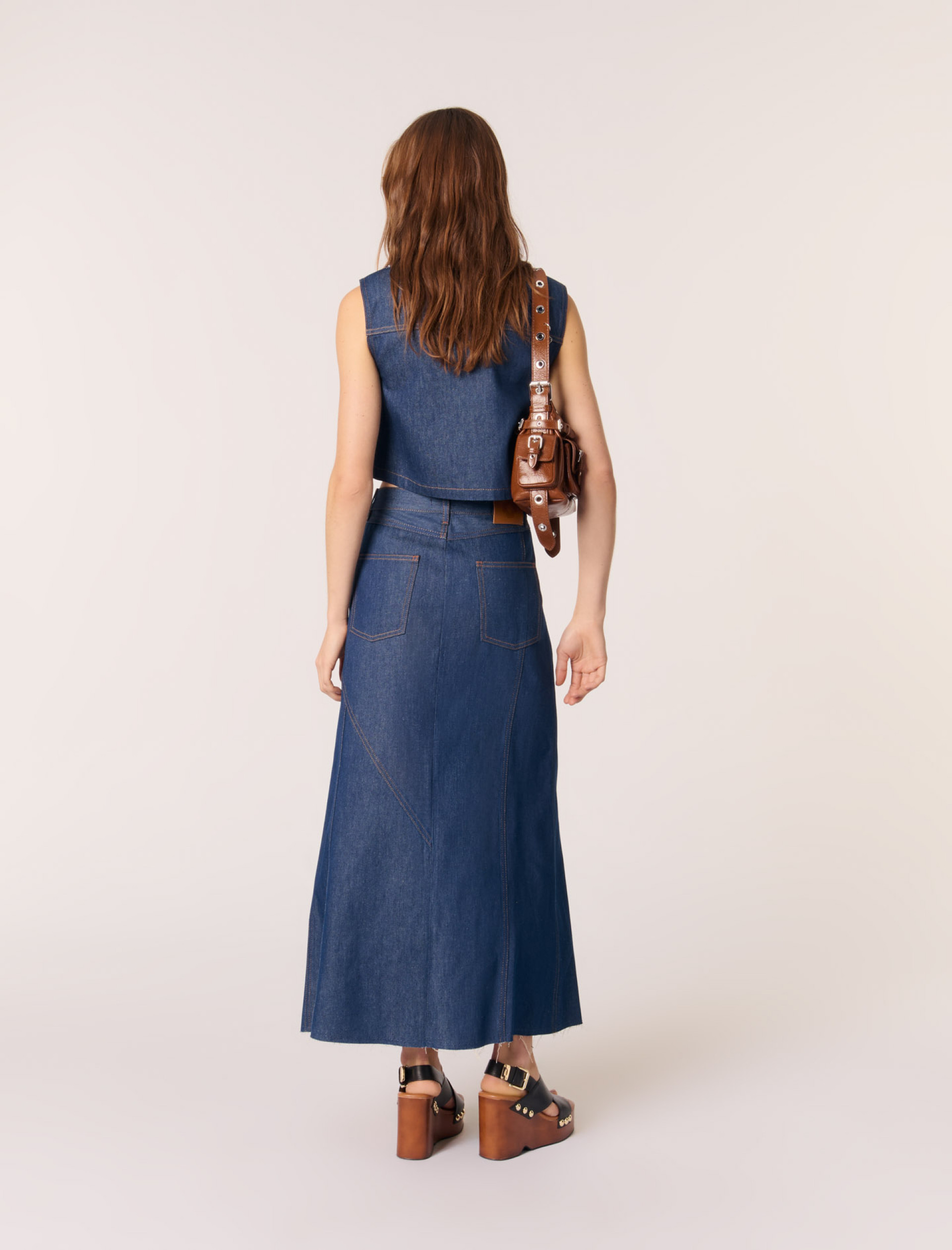 Жіноча коротка джинсова куртка Жіноча коротка джинсова куртка