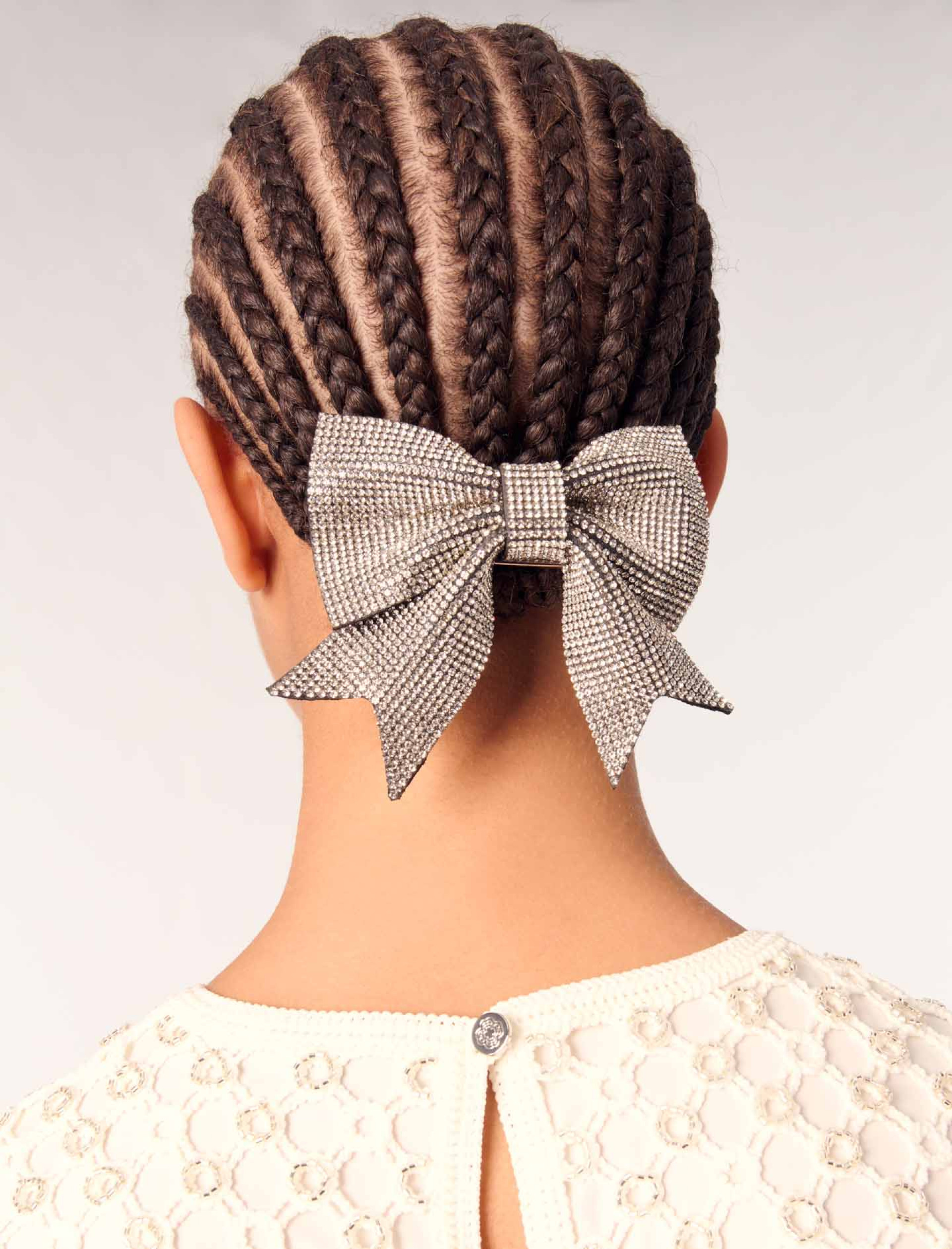 Жіночий в'язаний топ з бісером