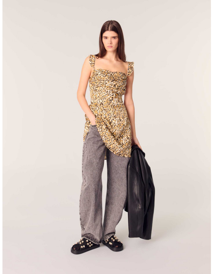 Женское платье с леопардовым принтом