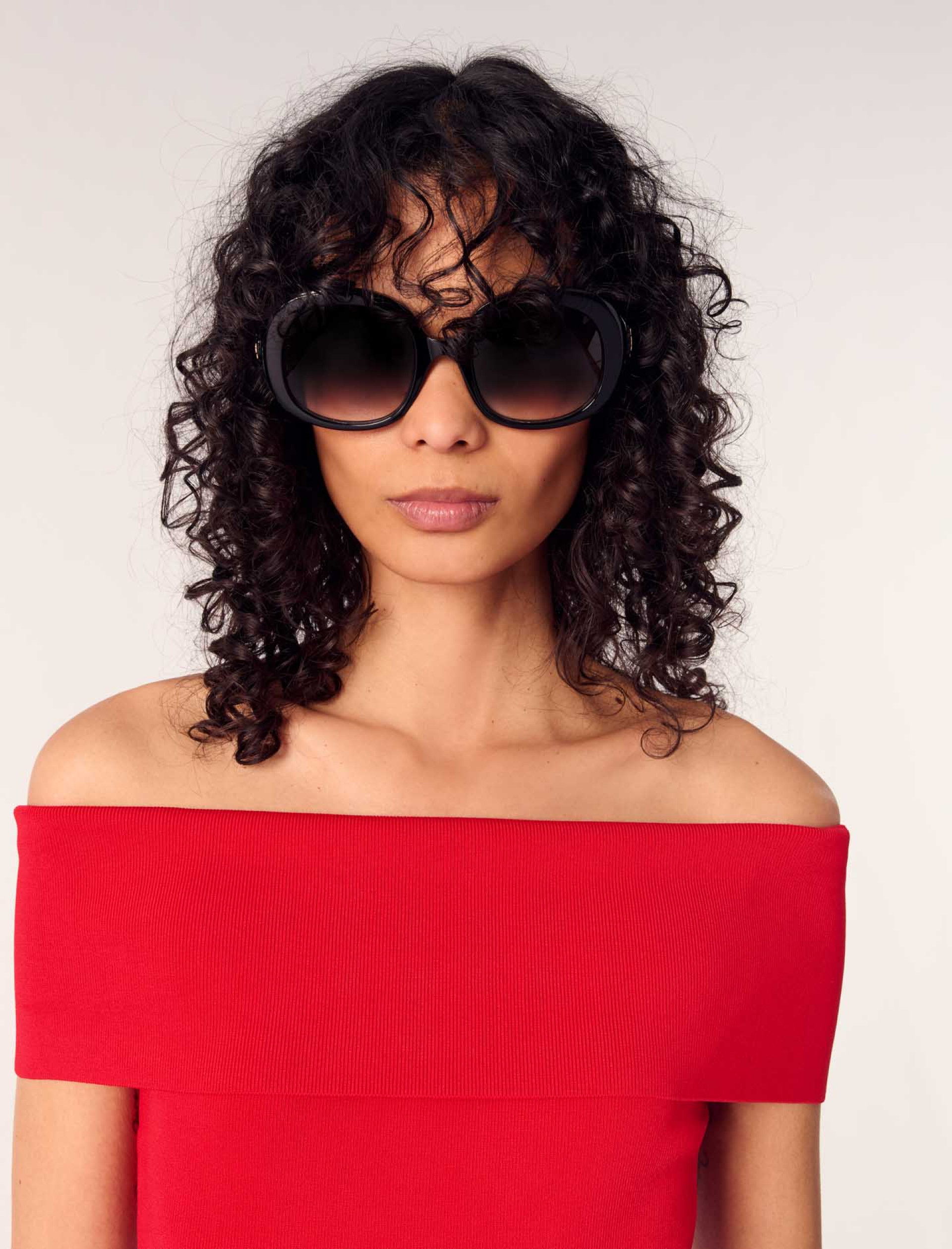 Жіночий трикотажний топ з горловиною бардо