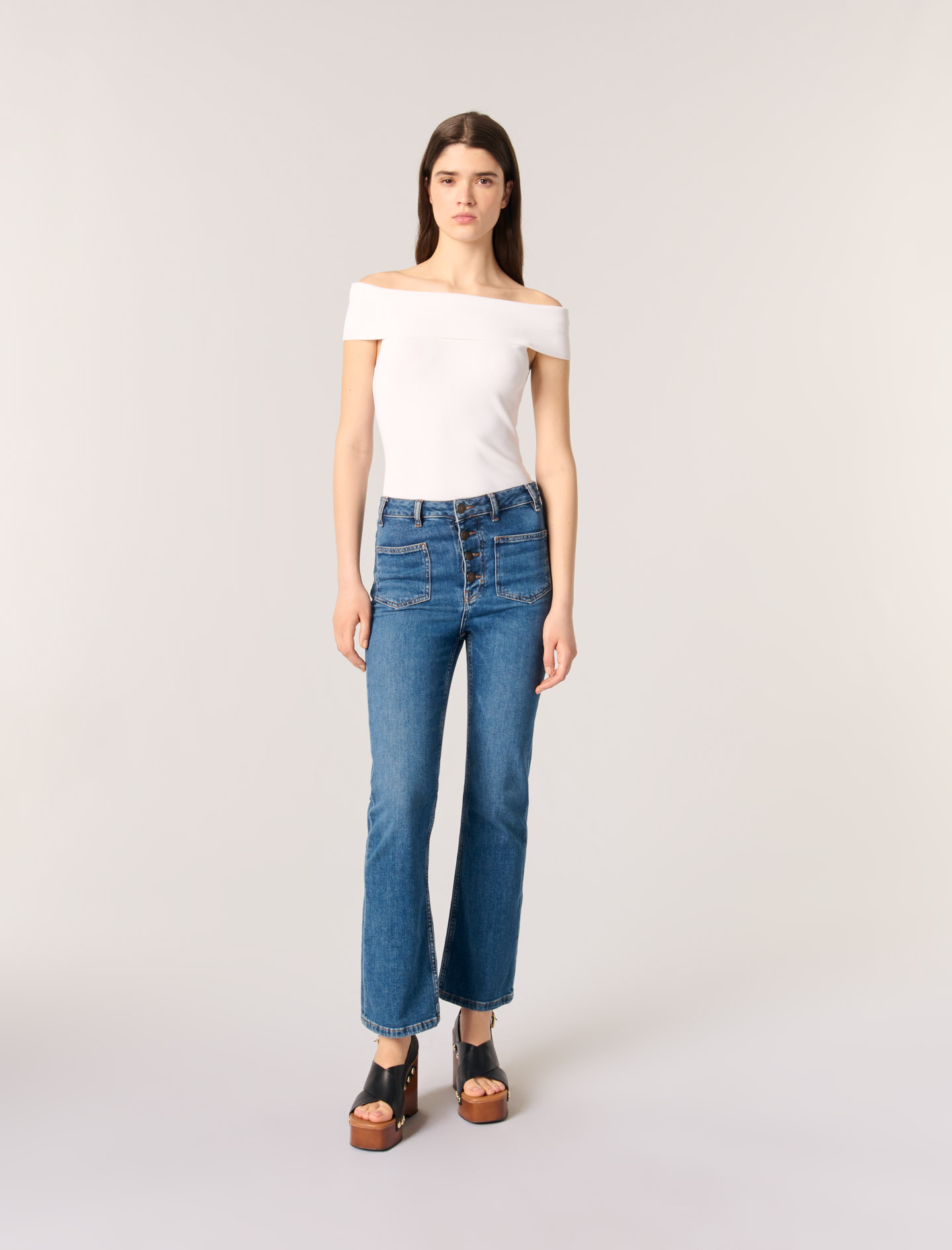 Жіночий топ з вирізом-бардо