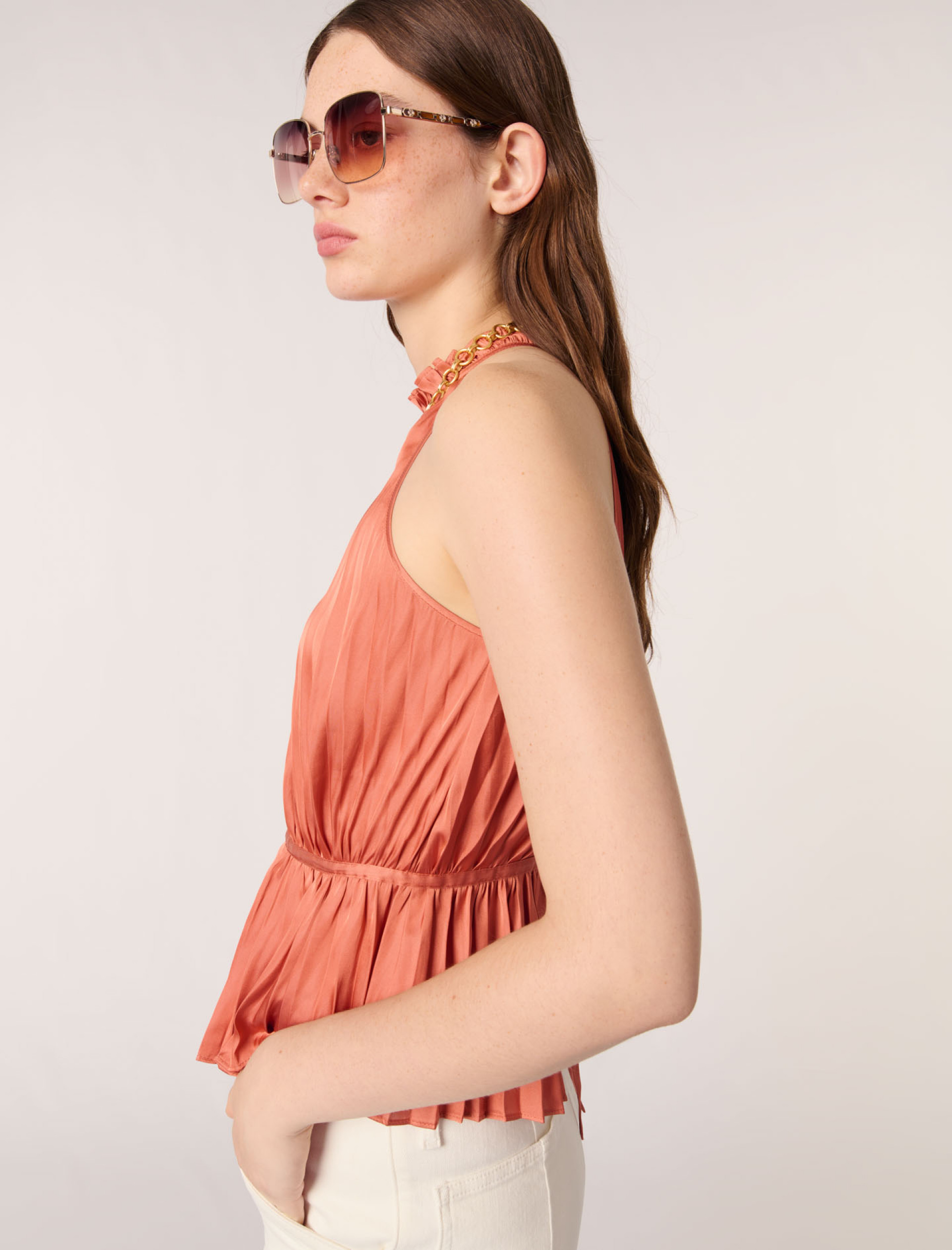 Жіночий плісирований топ без рукавів